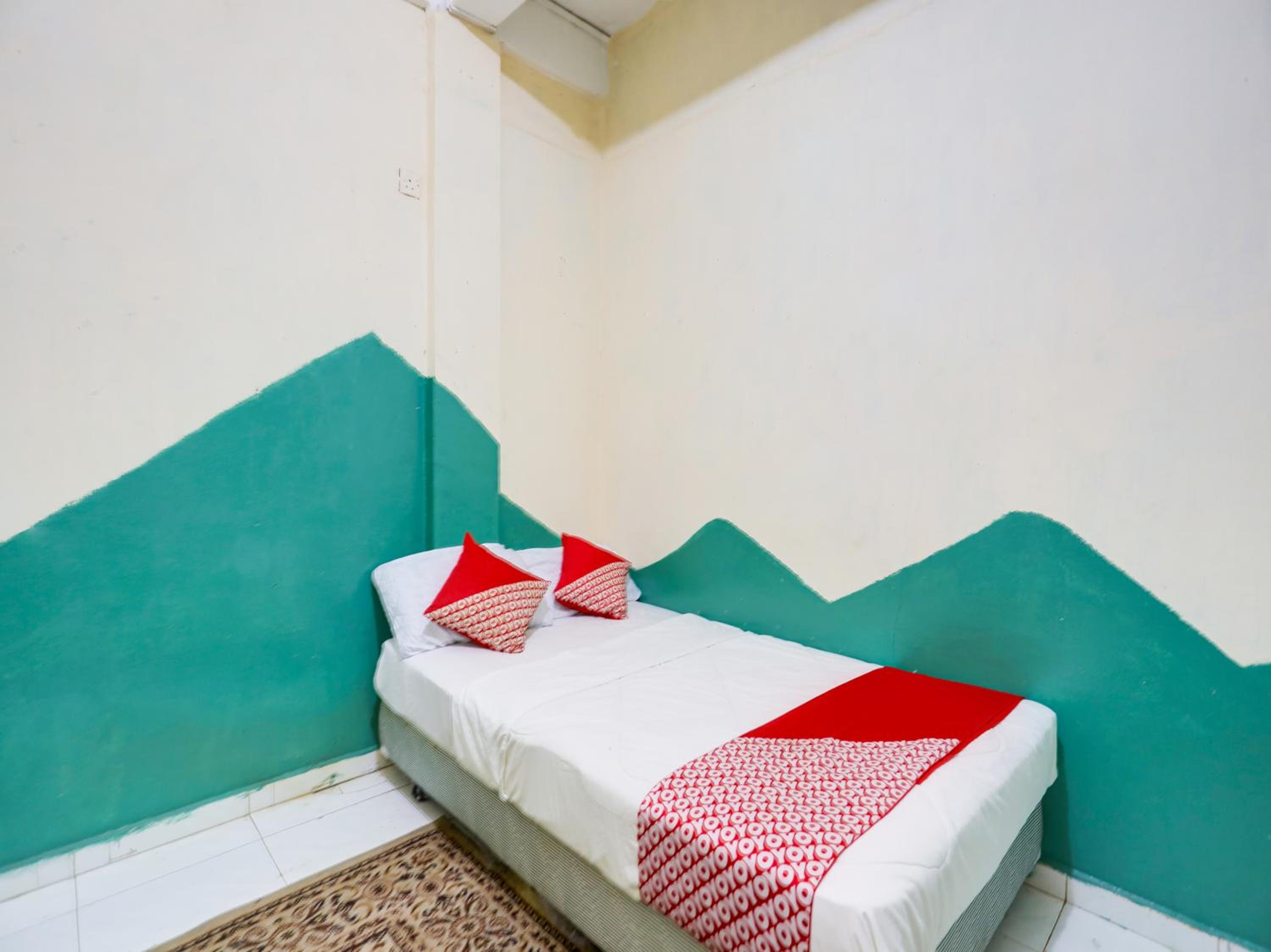 Budget Double Room photo 3