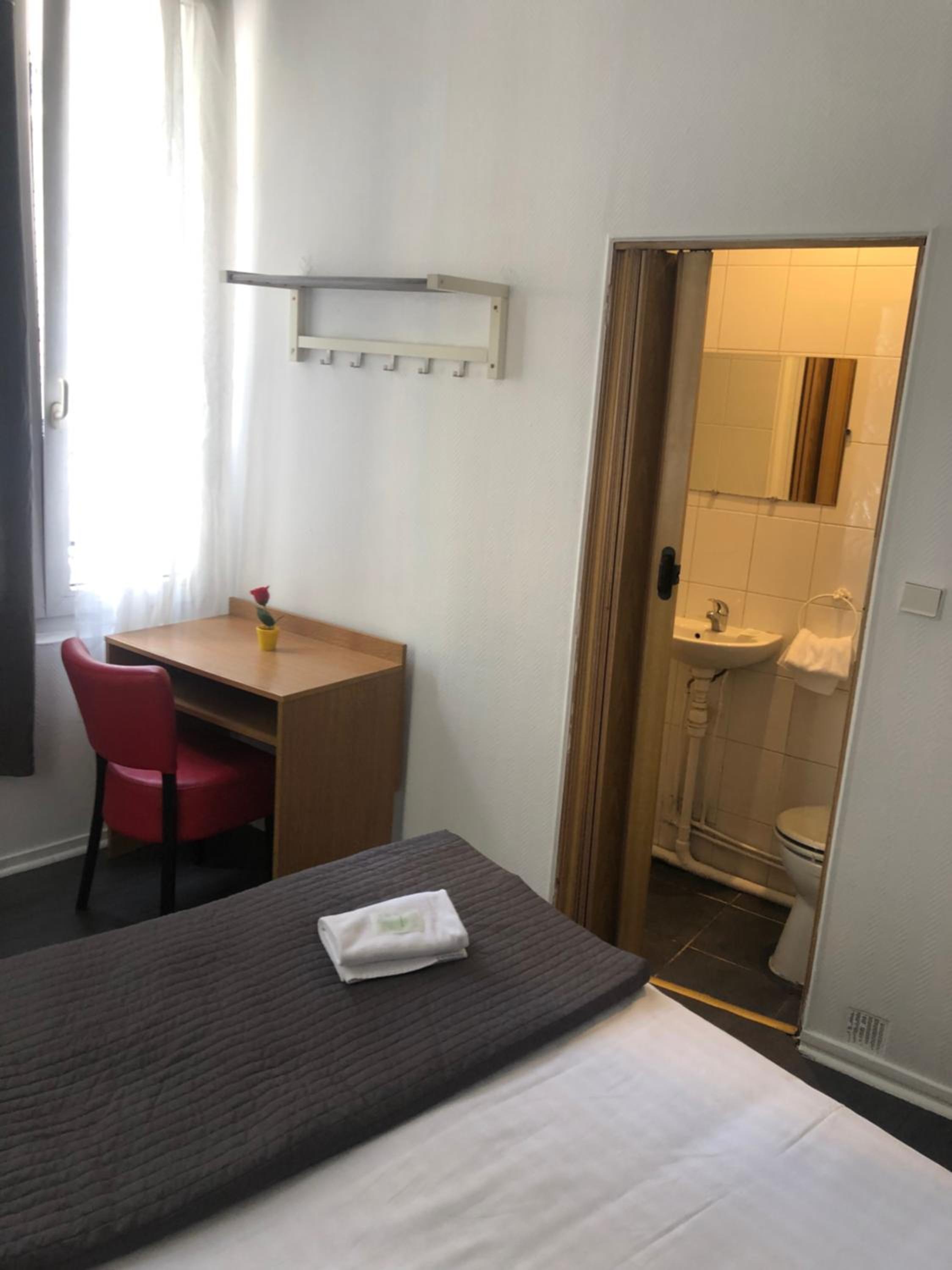 Budget Single Room photo 3
