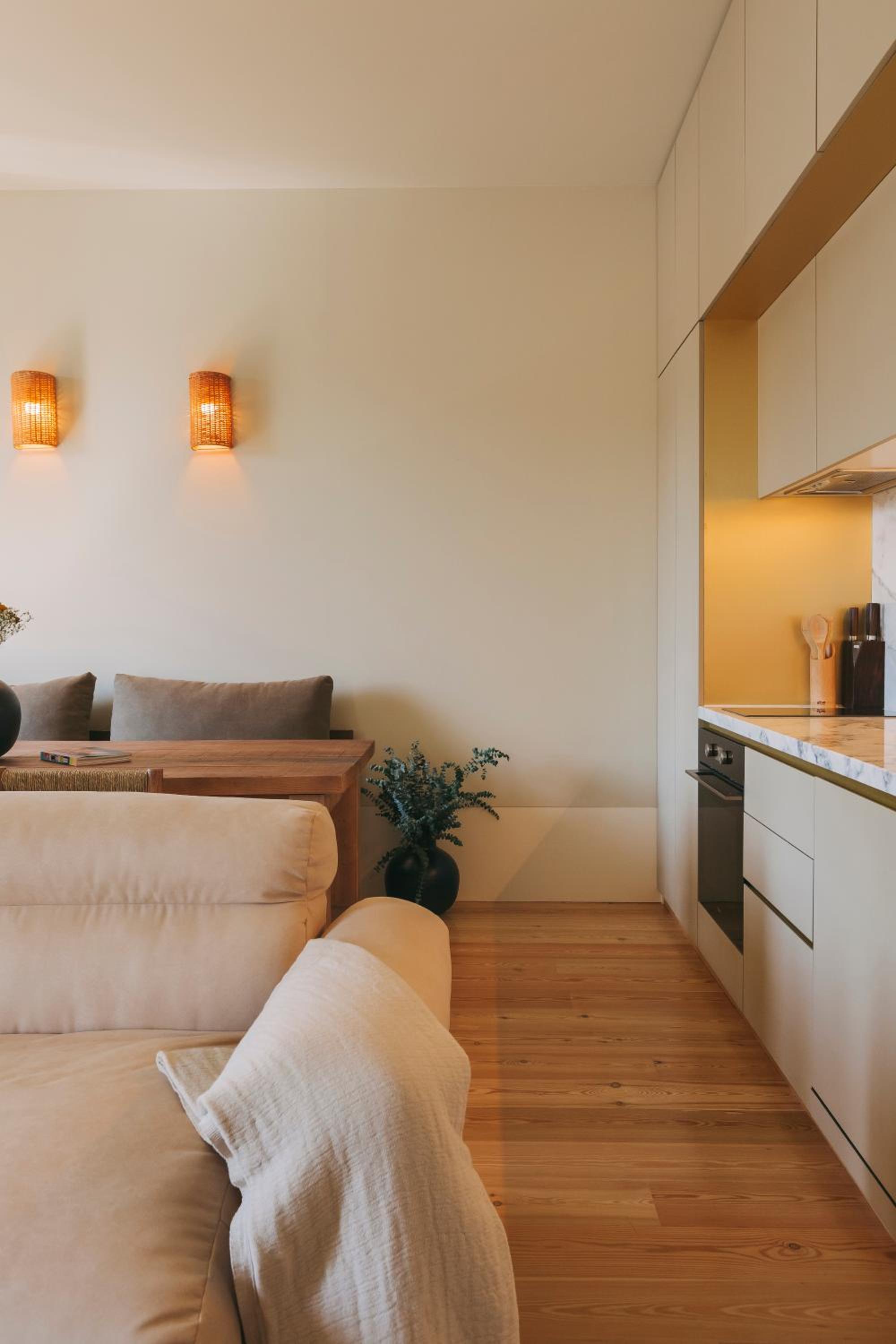Premium One Bedroom - Photo 2