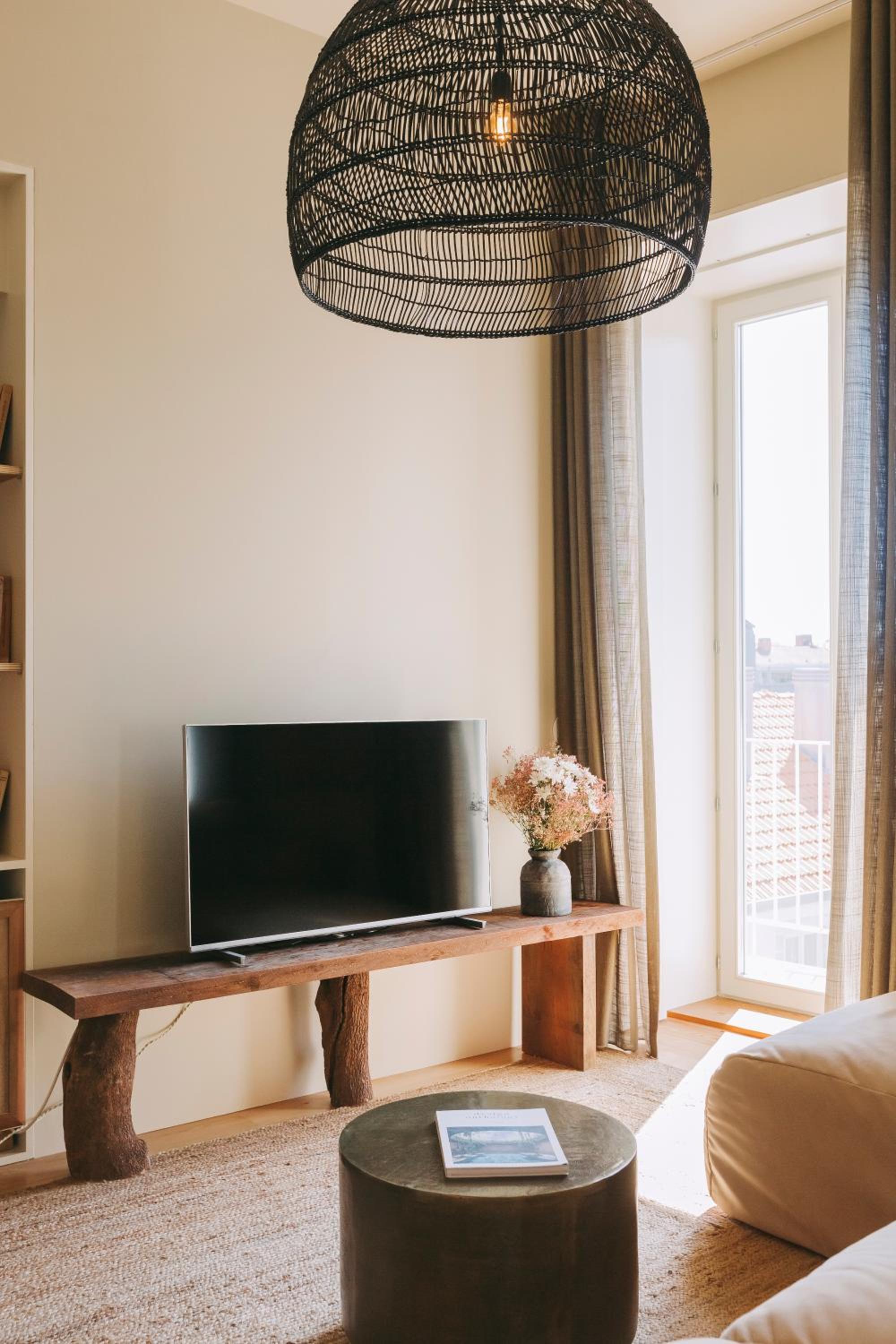 Premium One Bedroom - Photo 6