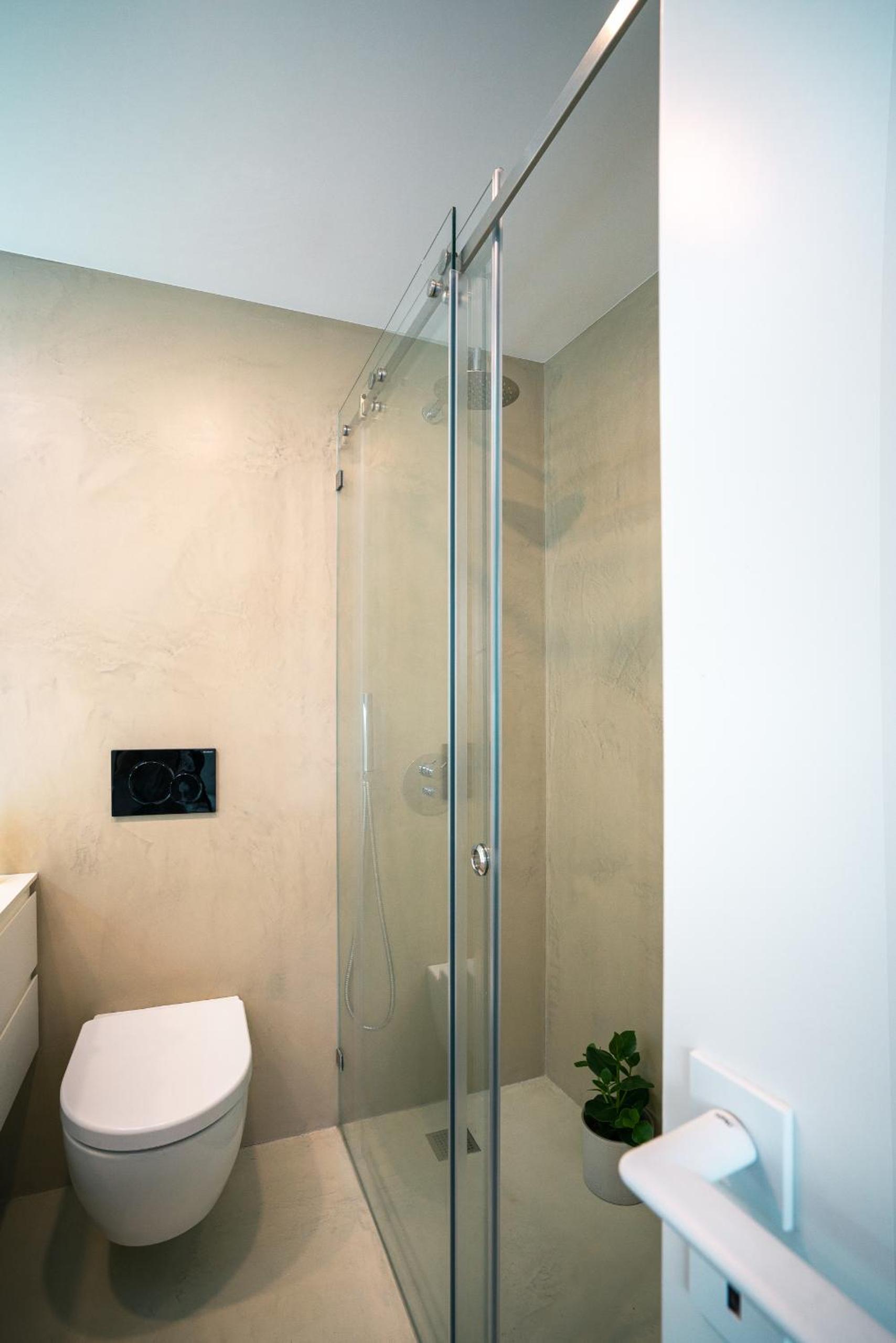 Apartment with Terrace - Photo 8