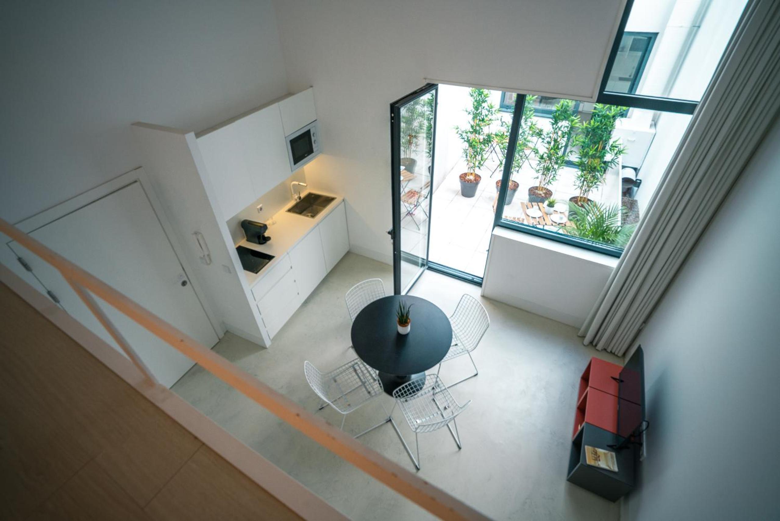 Apartment with Terrace - Photo 3