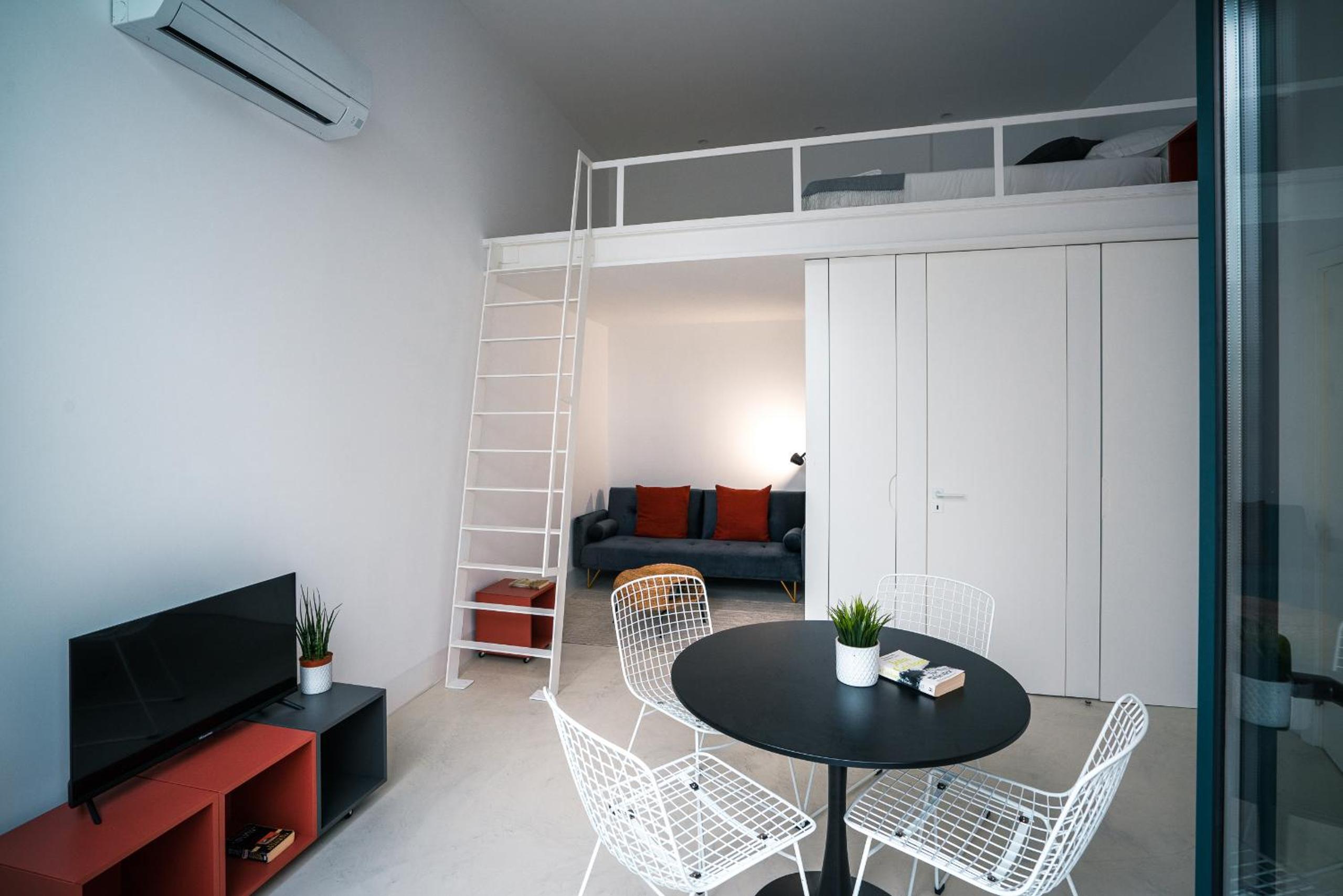 Apartment with Terrace - Photo 1