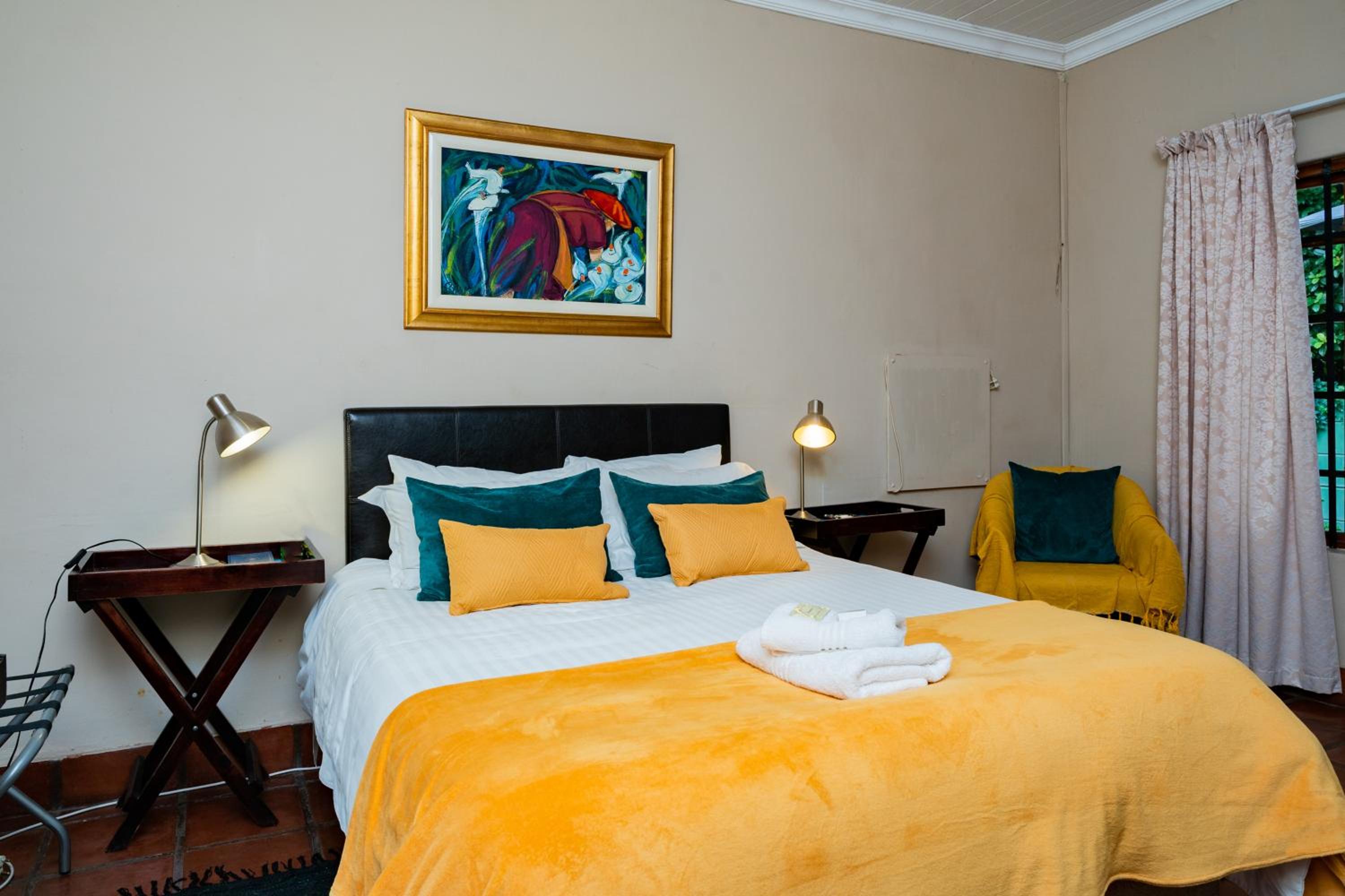 Comfort Queen Room - Photo 4
