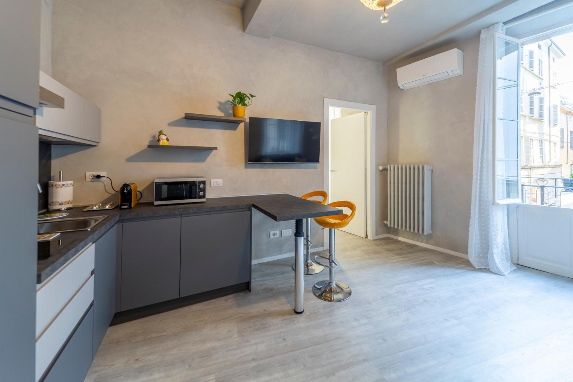 Apartment with Balcony - Borgo della Posta 1 photo 3