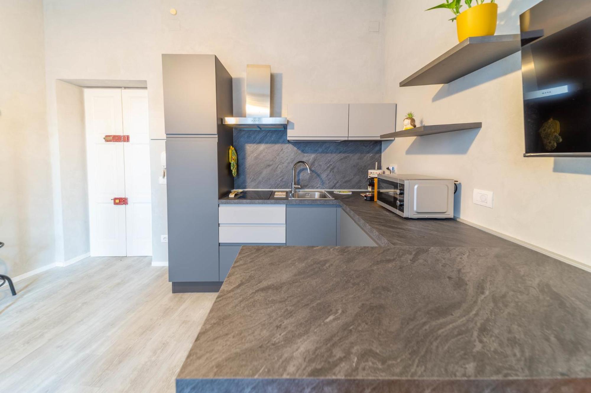 Apartment with Balcony - Borgo della Posta 1 photo 2