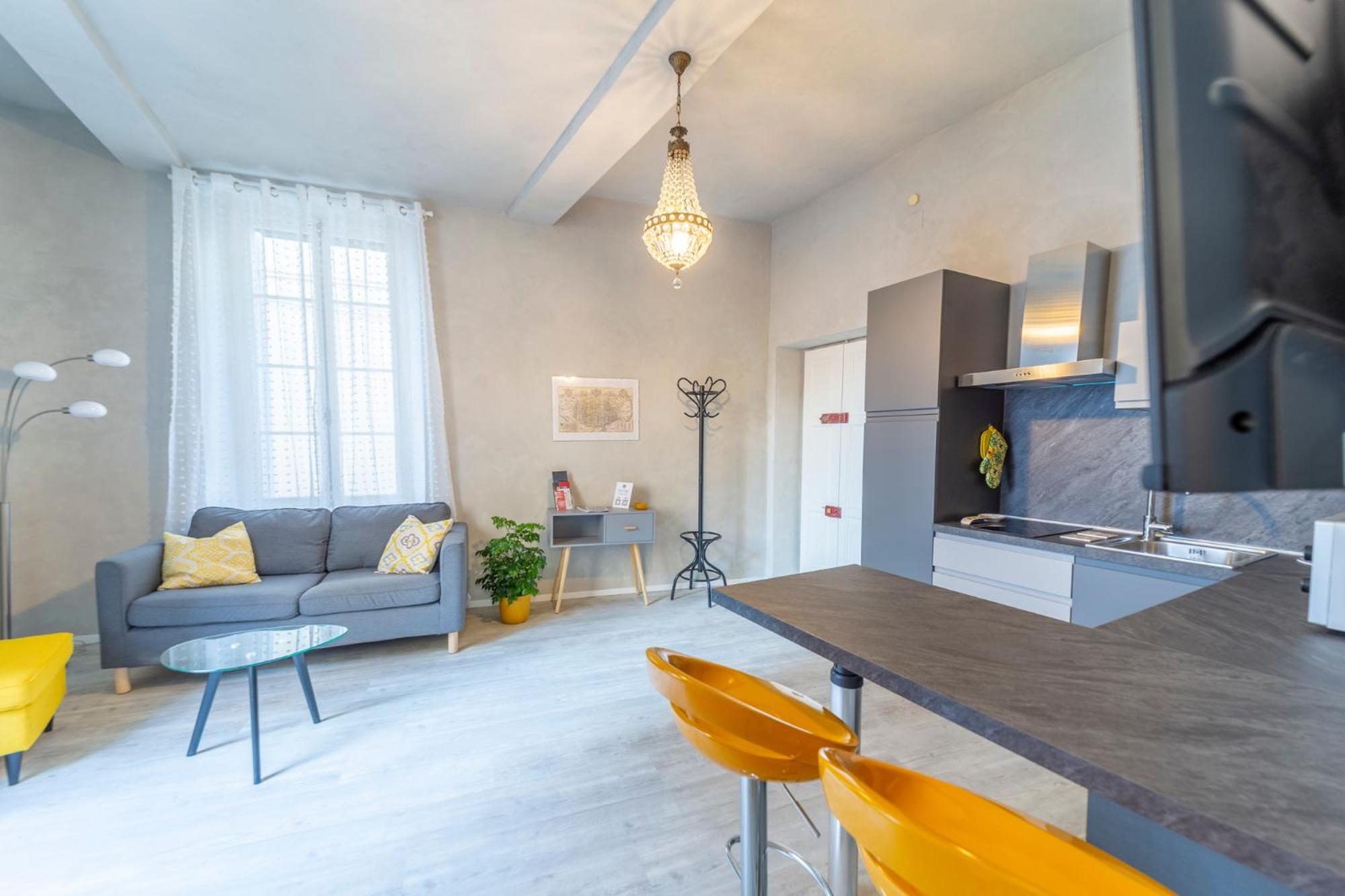 Apartment with Balcony - Borgo della Posta 1 photo 1