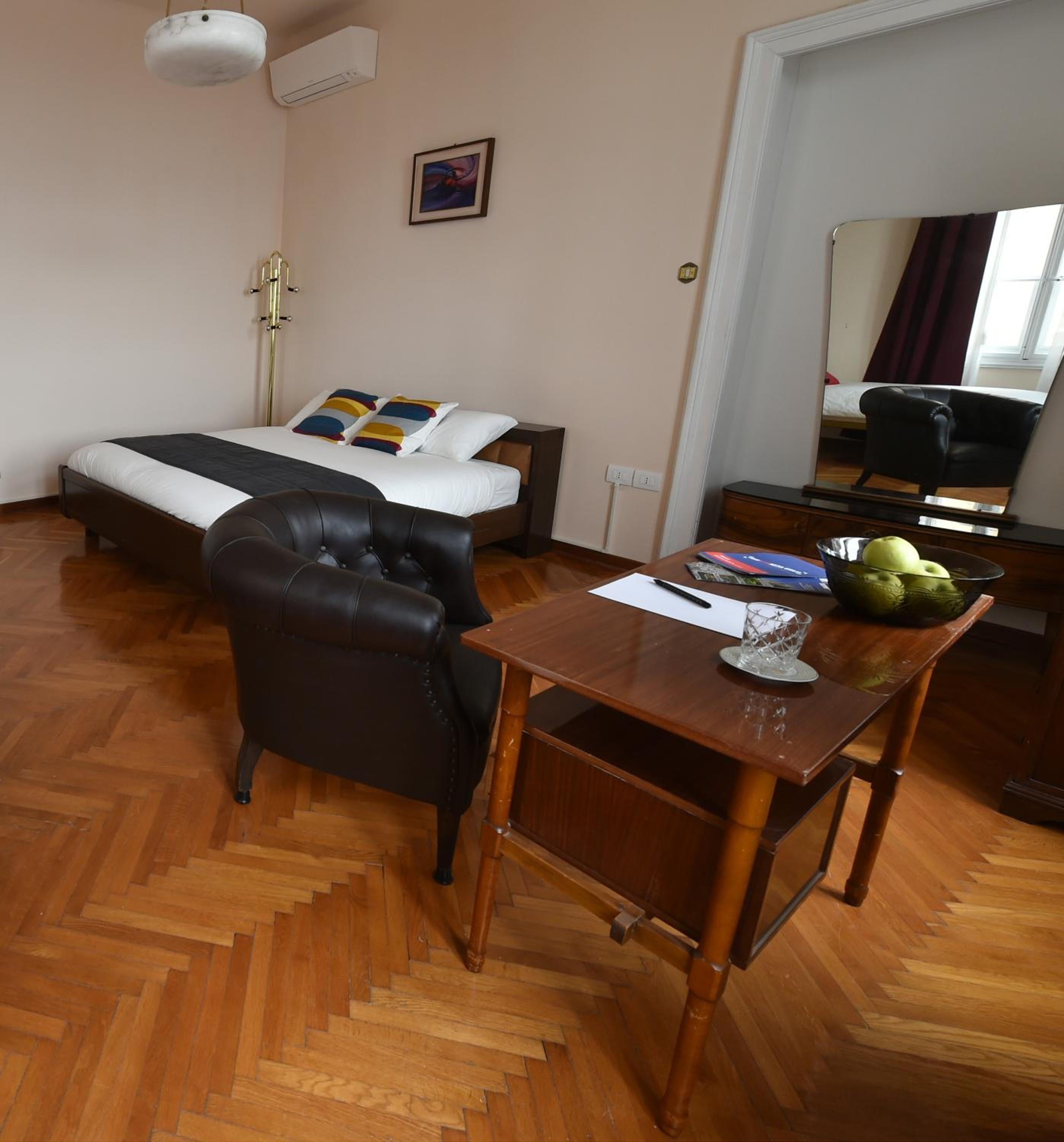 Double Room with Shared Bathroom photo 2