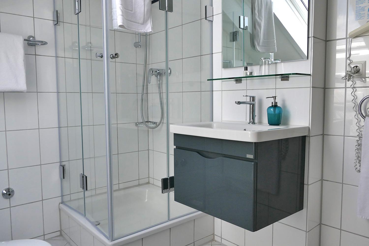 Double or Twin Room - Photo 6