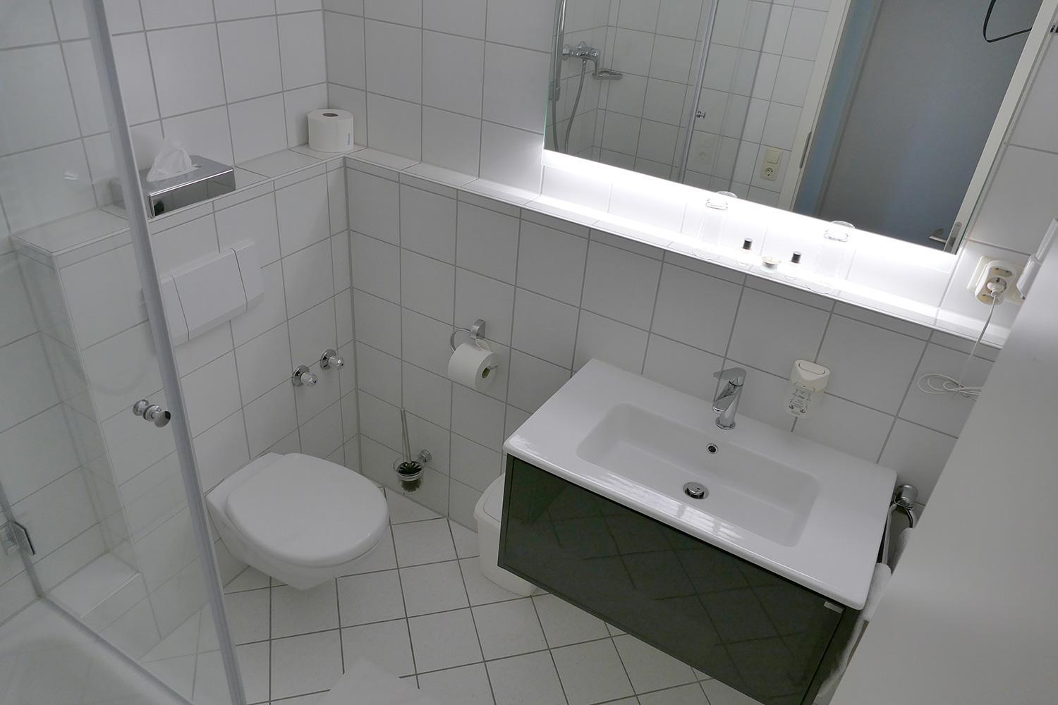 Double or Twin Room - Photo 7