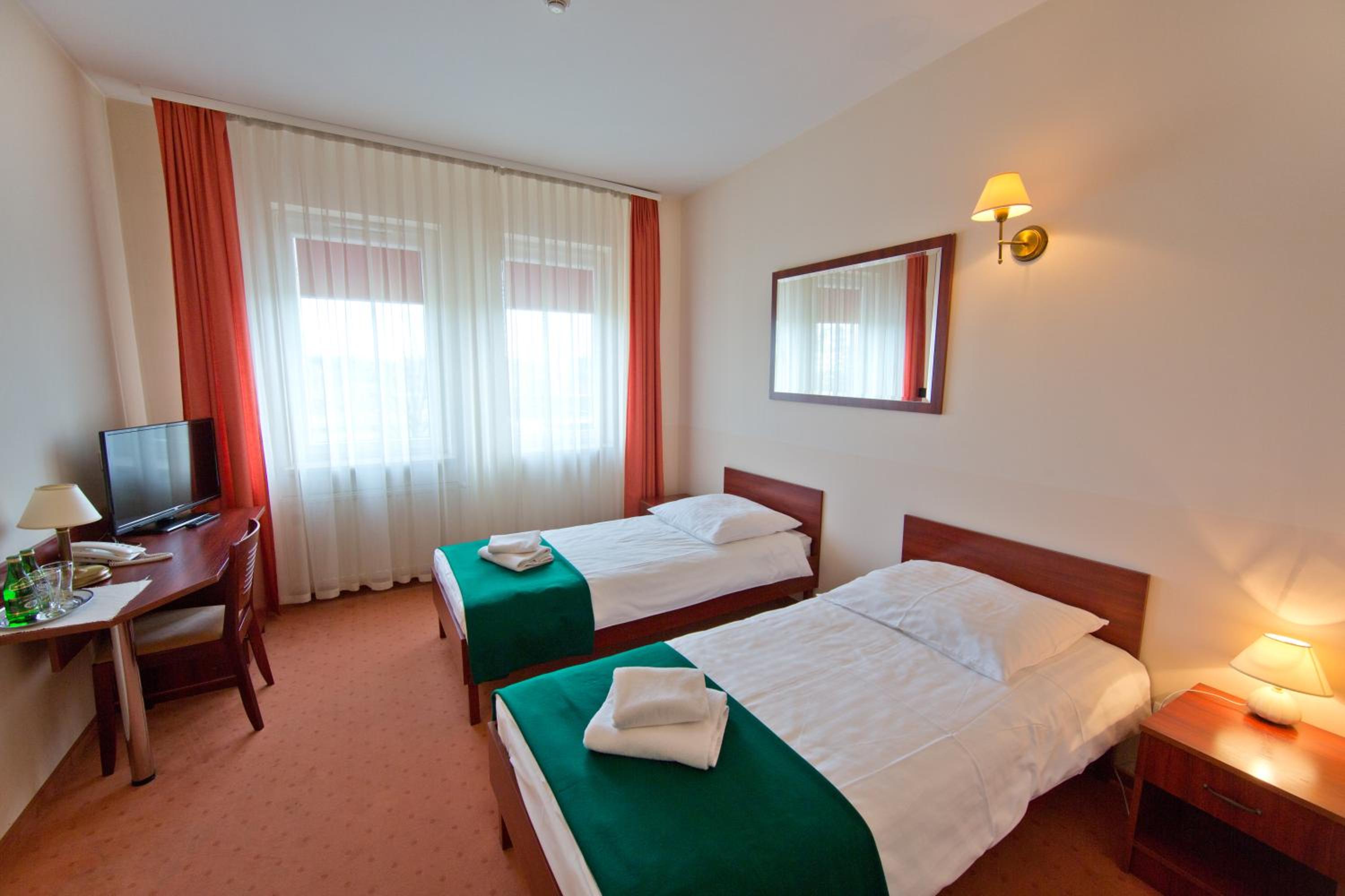 Twin Room - Photo 1
