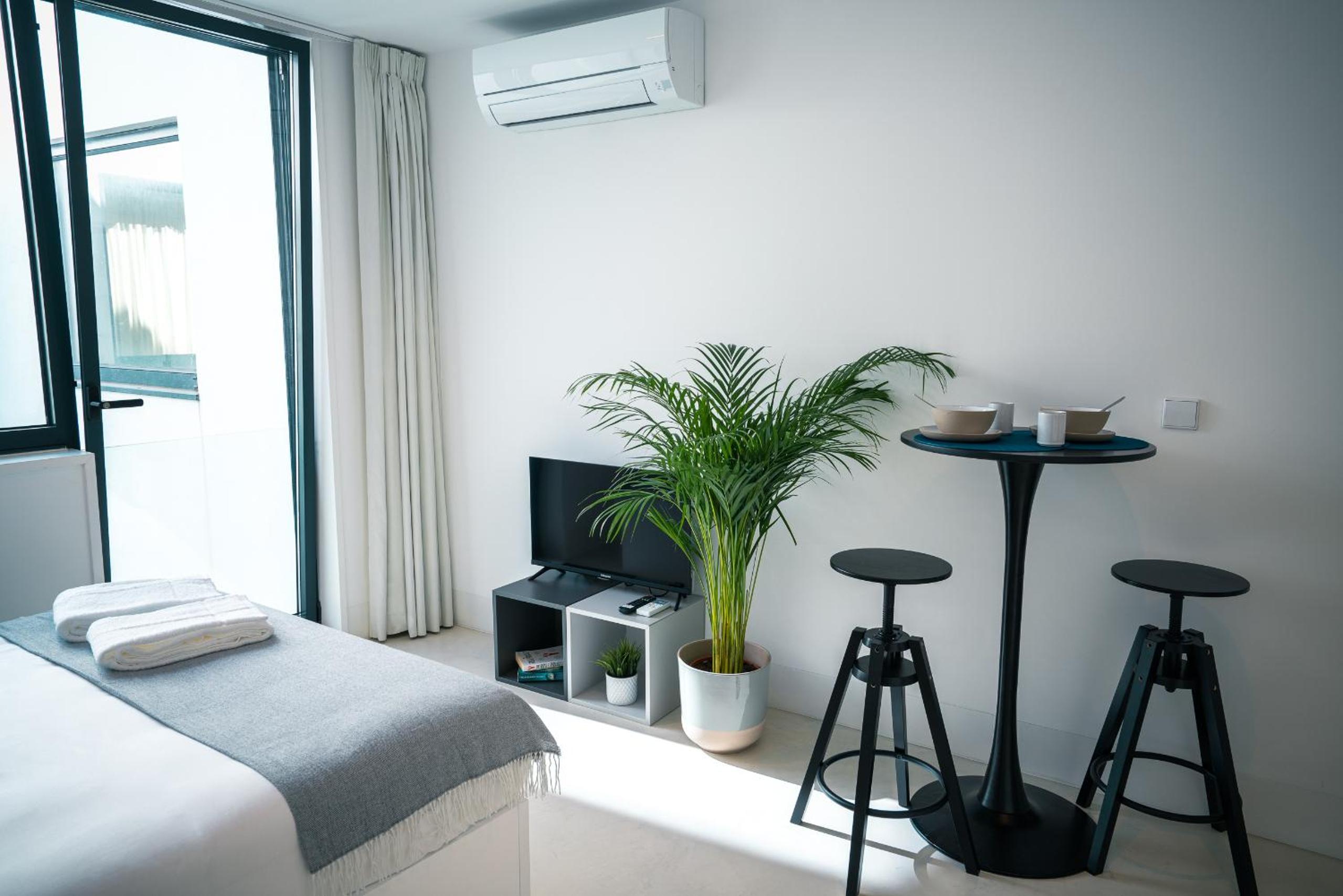 Studio Apartment photo 1