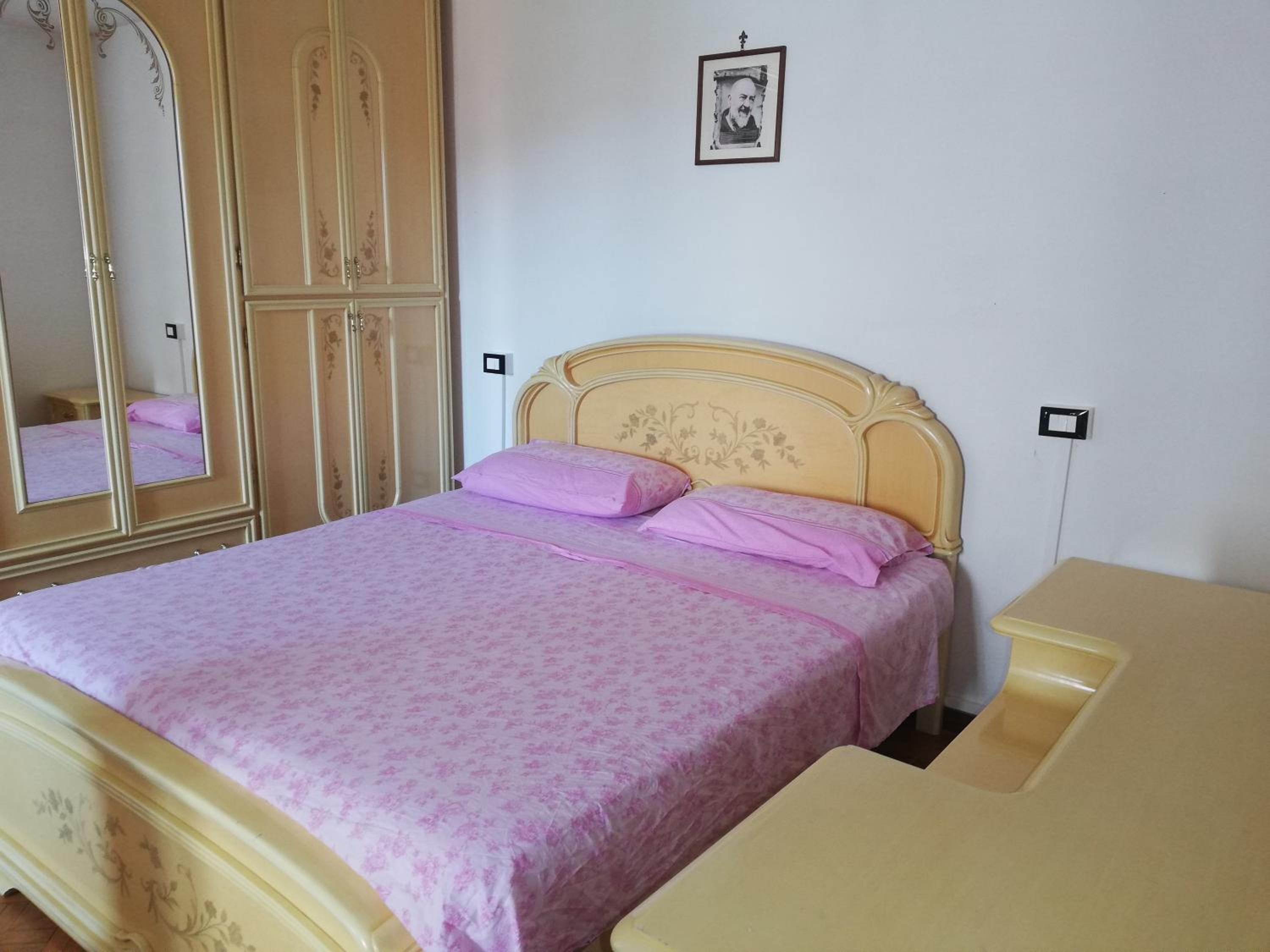 One-Bedroom House photo 1