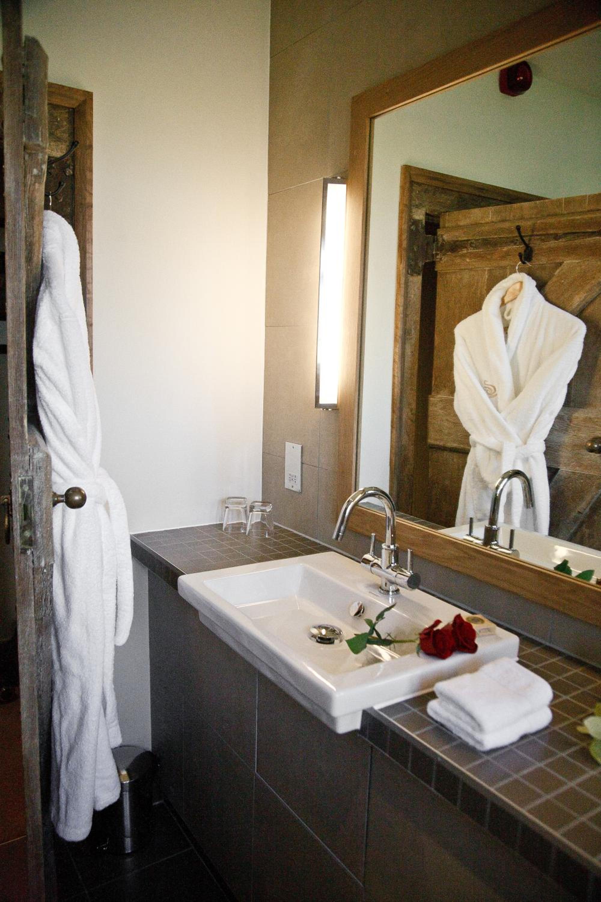 Deluxe King Room photo 2
