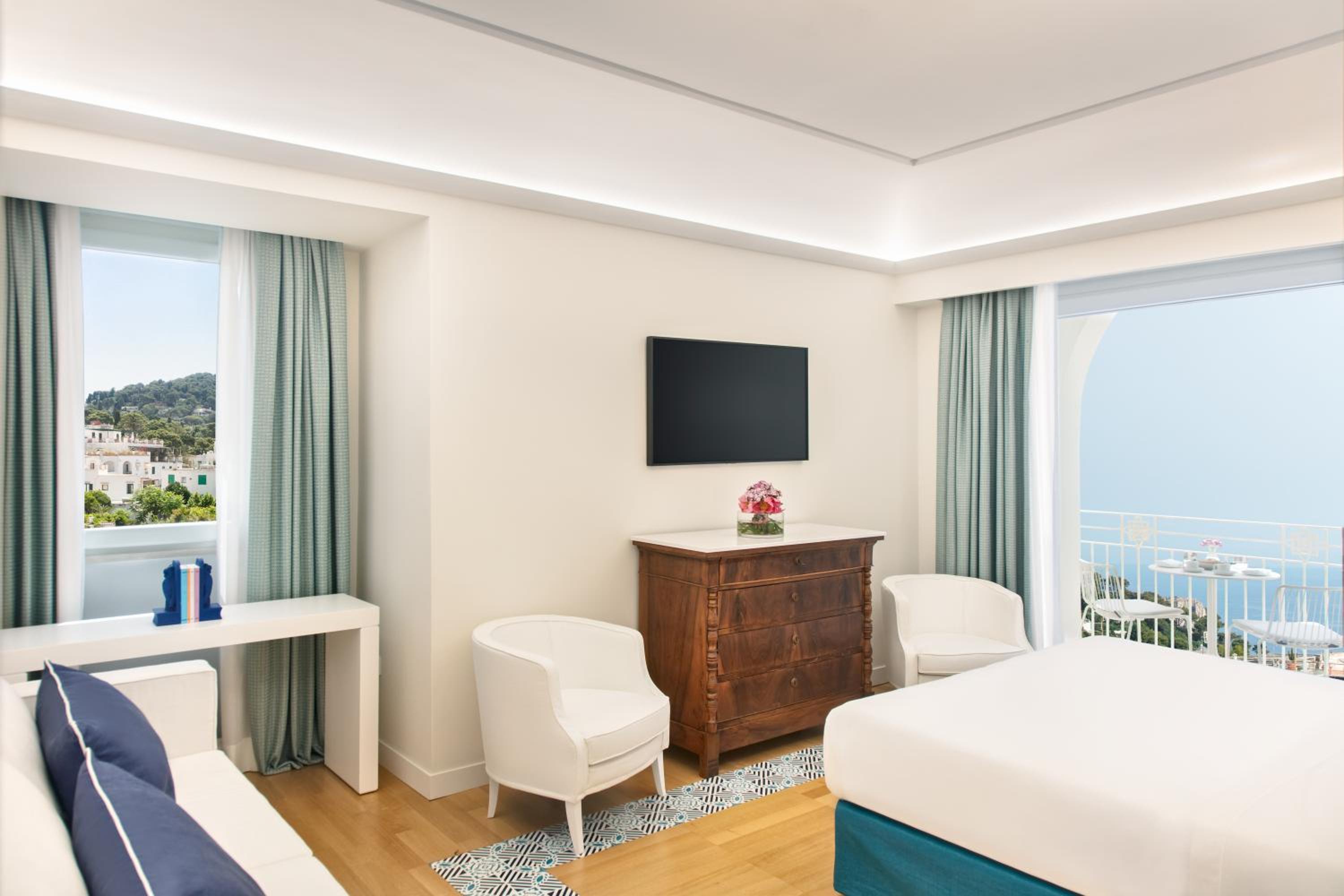 Junior Suite with Sea View photo 2