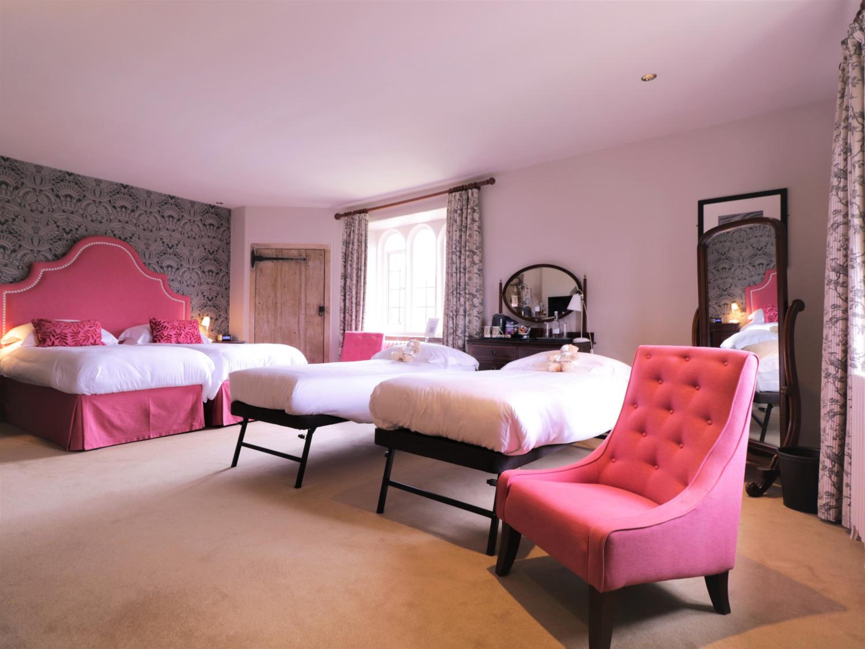 Deluxe Double or Twin Room - Photo 8