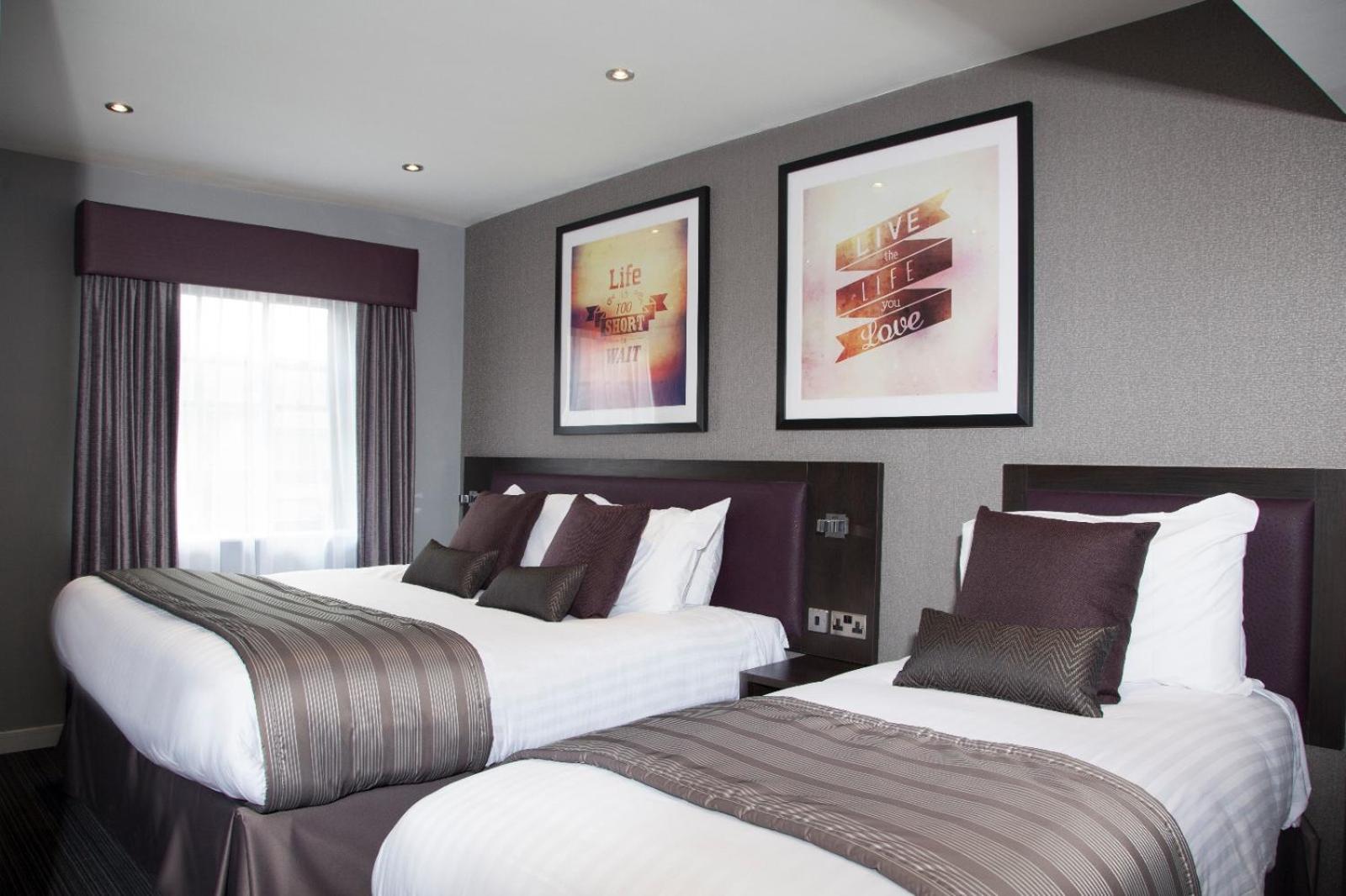 One-Bedroom Luxe (5 Adults) photo 3