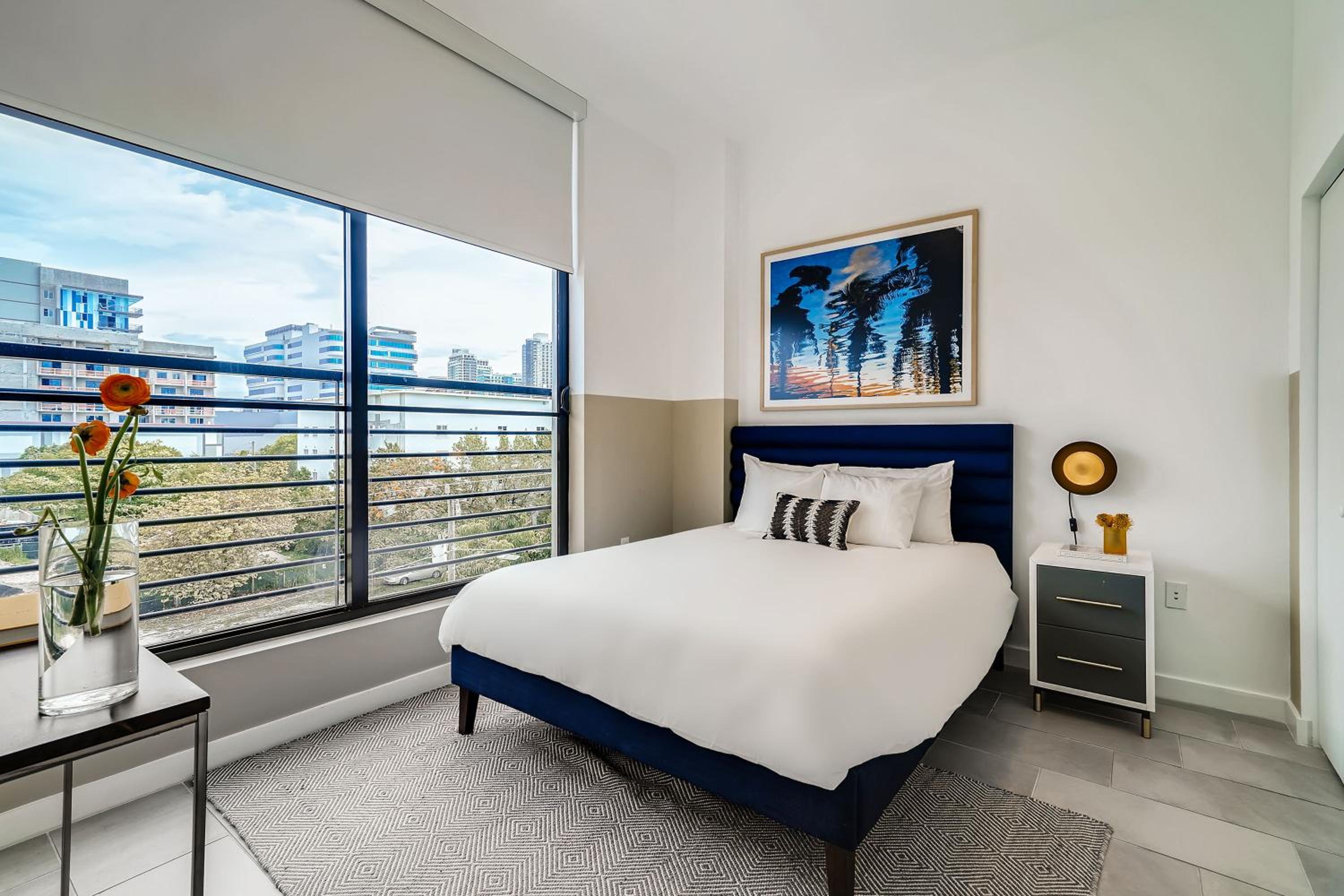 1 Bedroom Suite, 2 Queens photo 3