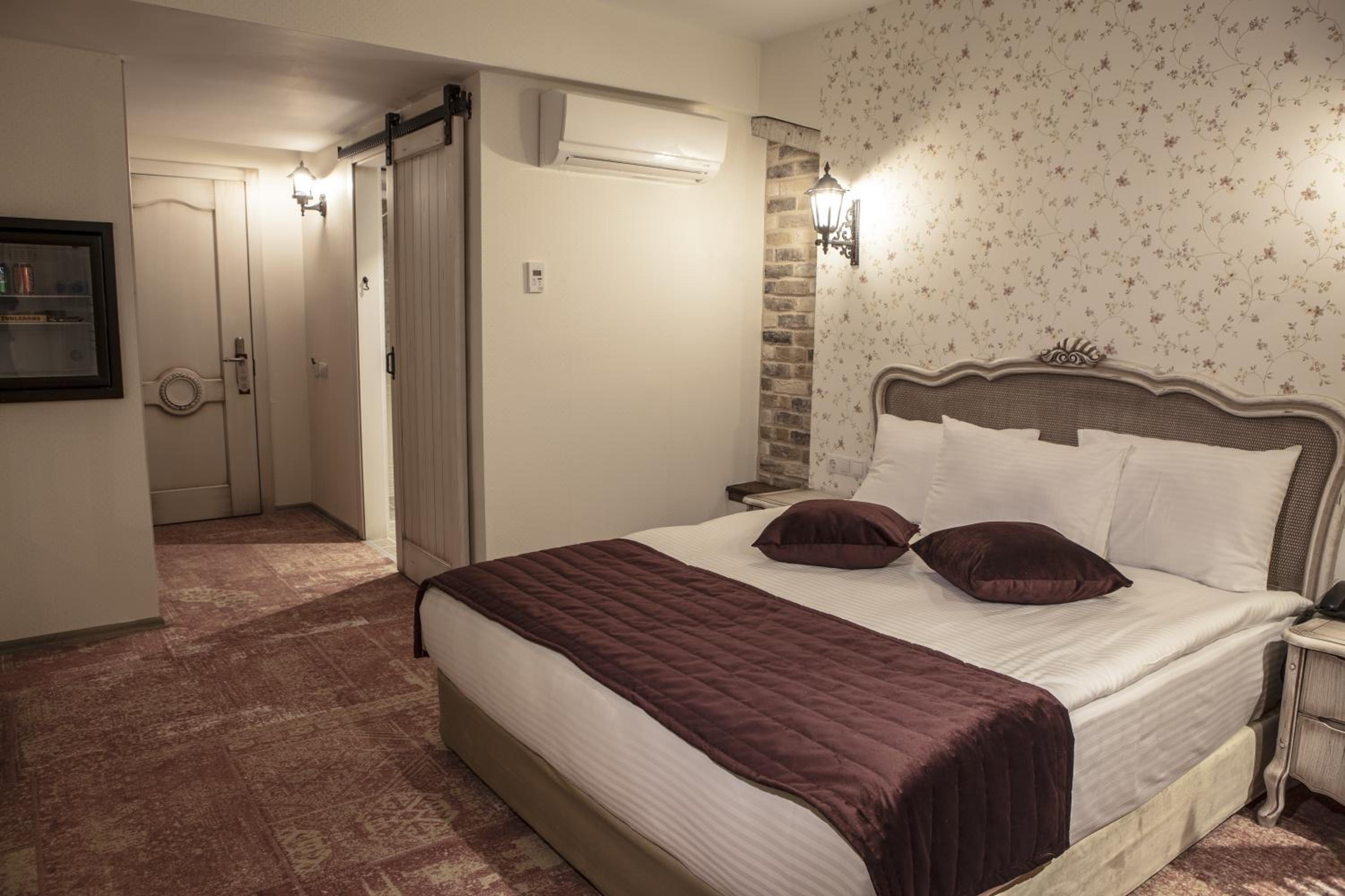Standard Double or Twin Room photo 1