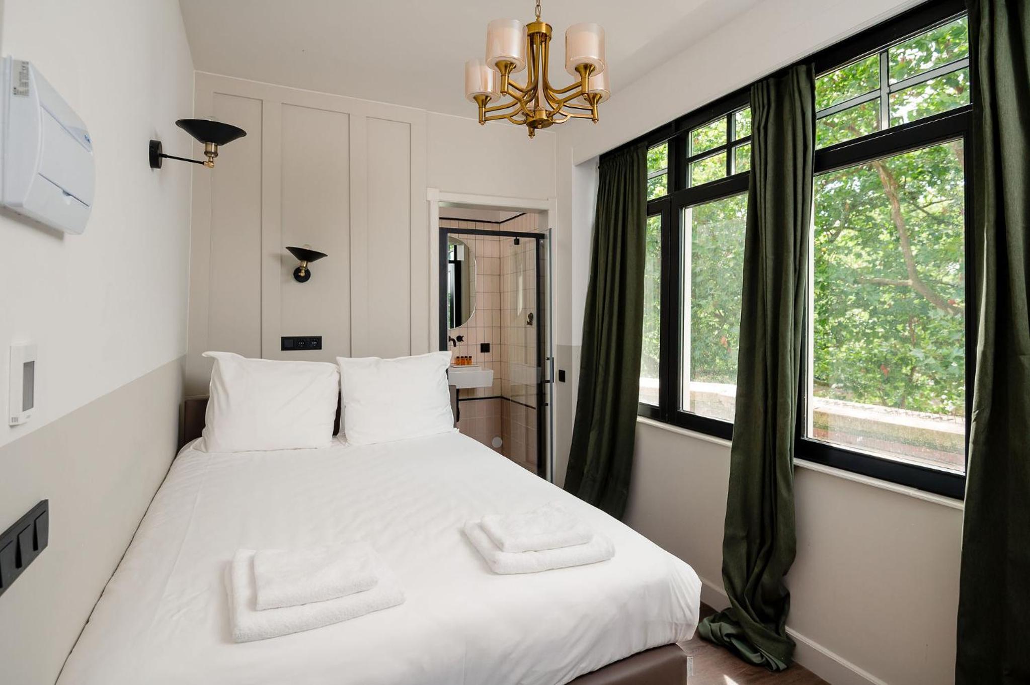 Tiny Room - Photo 14
