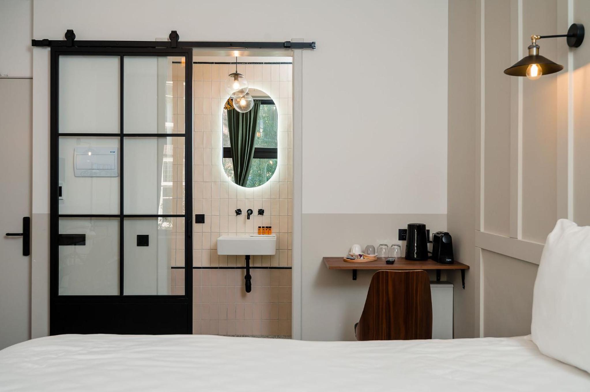 Comfy Room - Photo 11