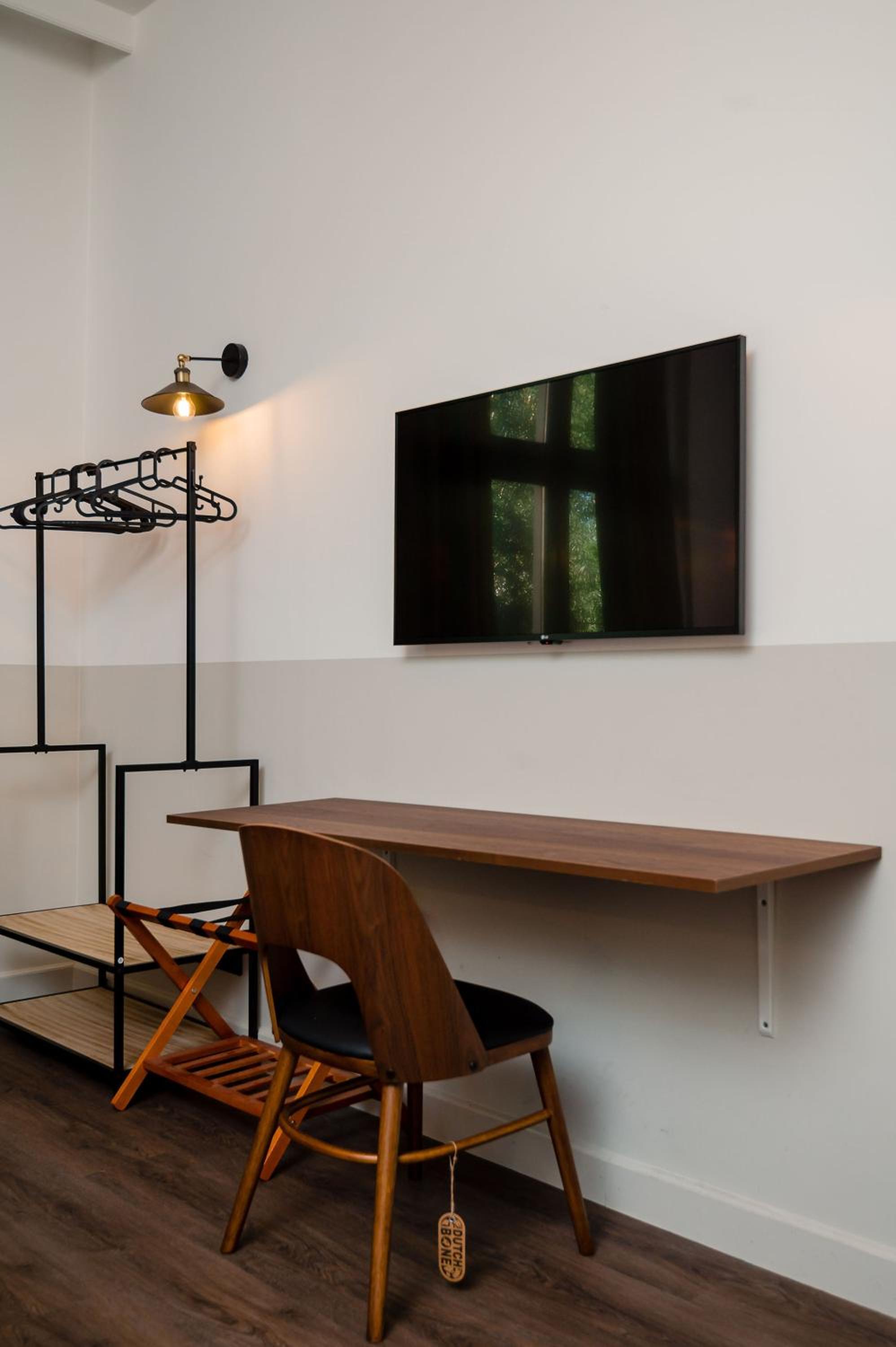 Comfy Room - Photo 13