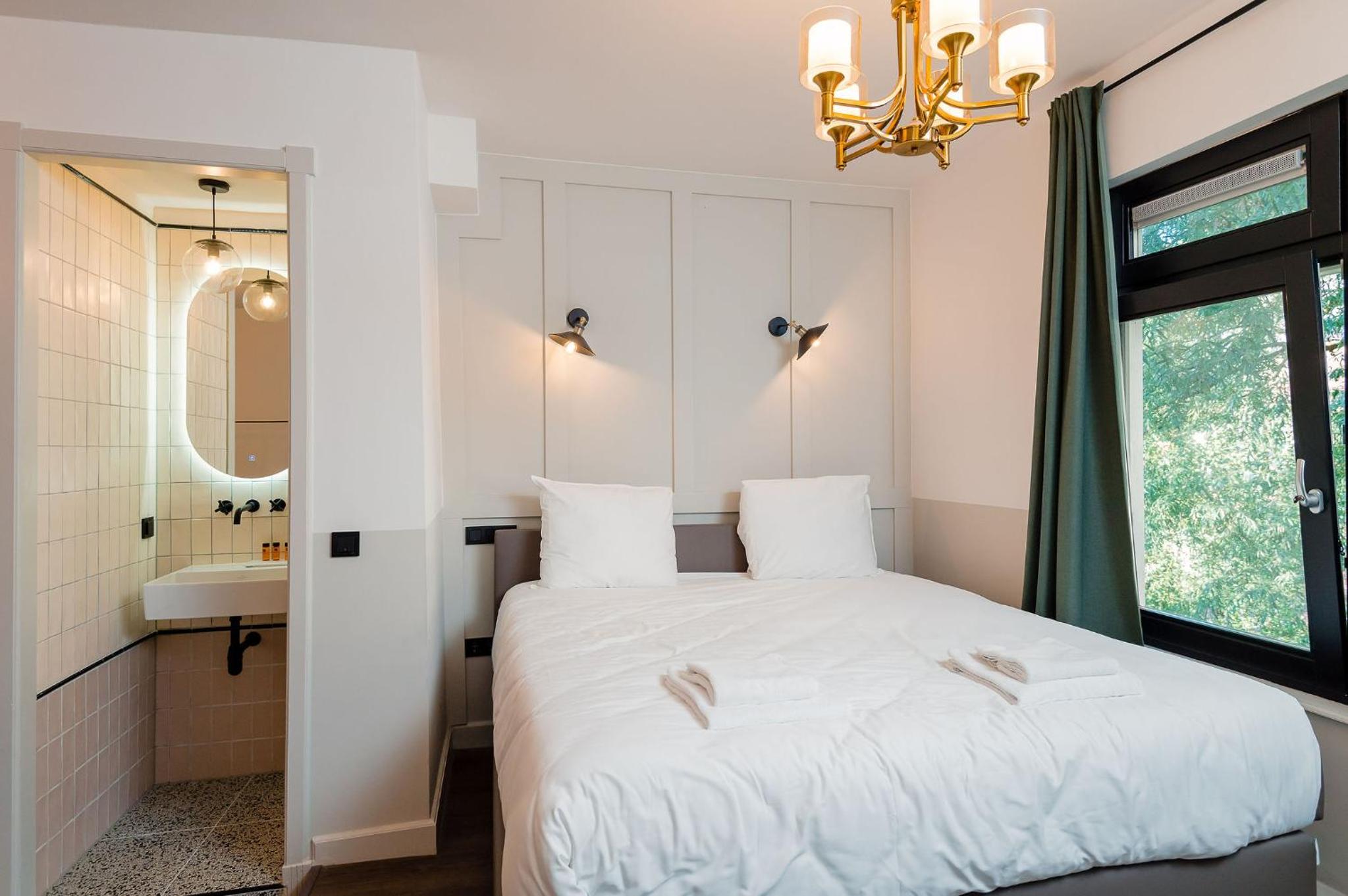 Large Room - Photo 3