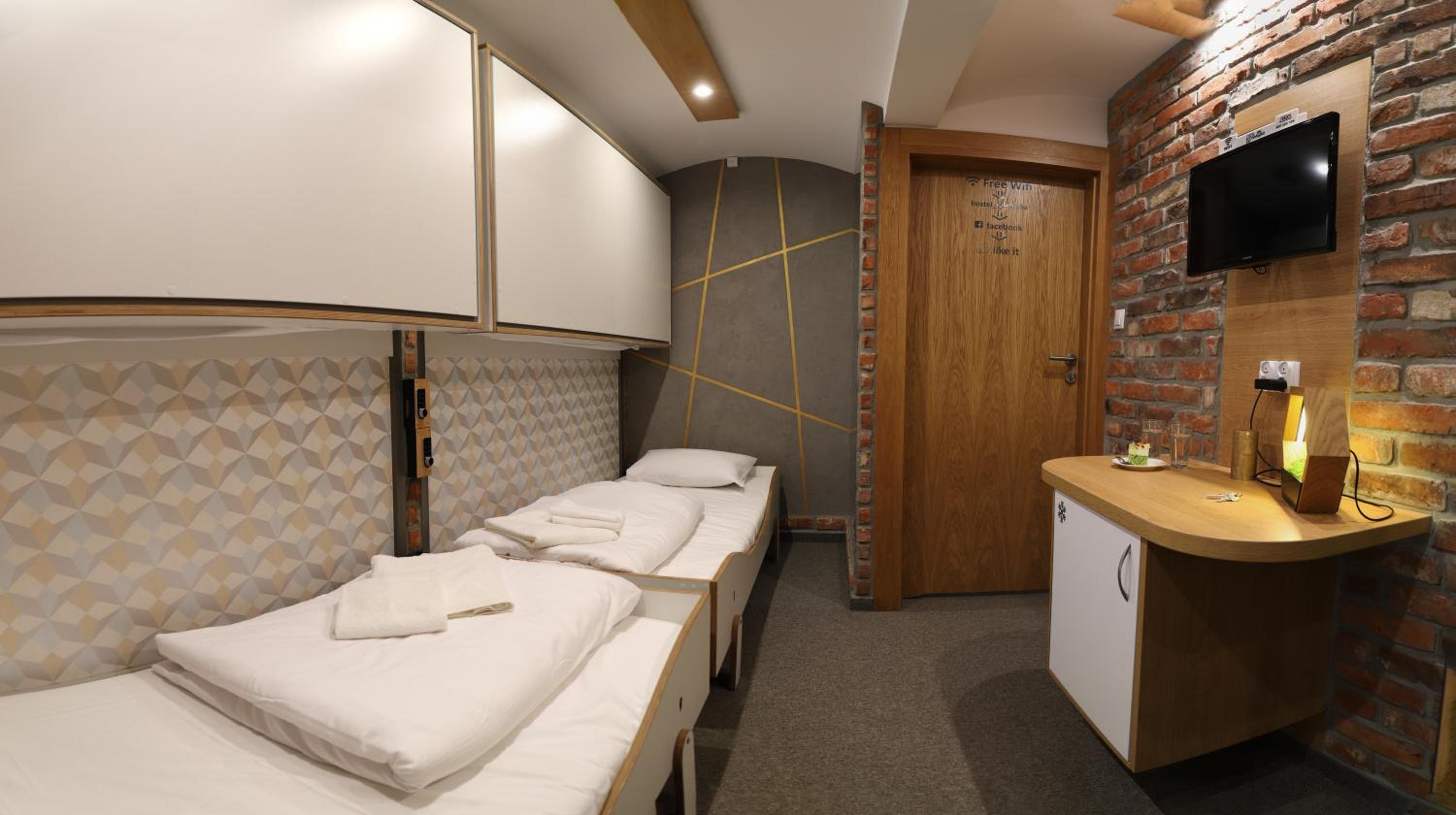 Quadruple Room - Photo 2