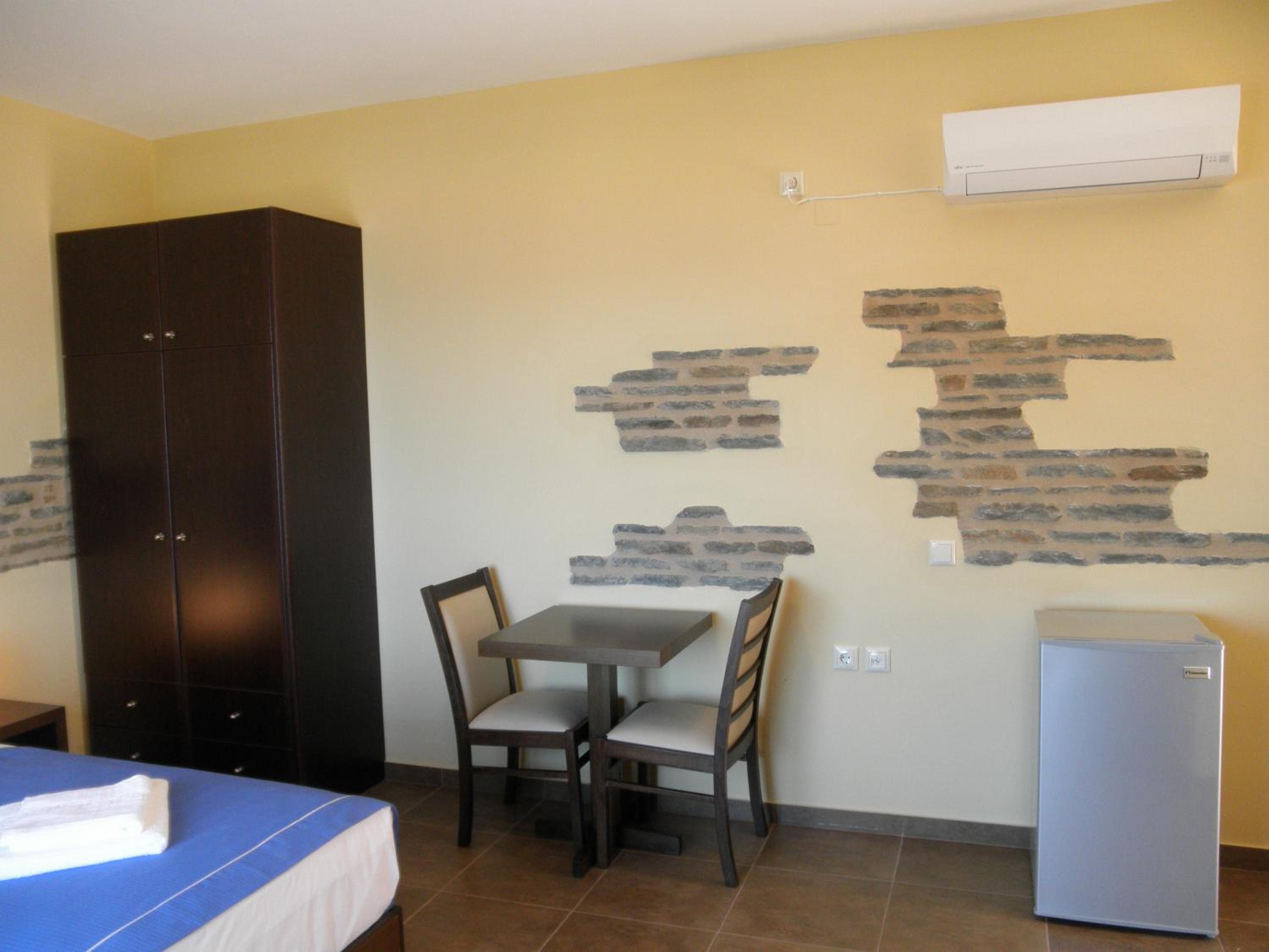 Twin Room with Sea View - Photo 3