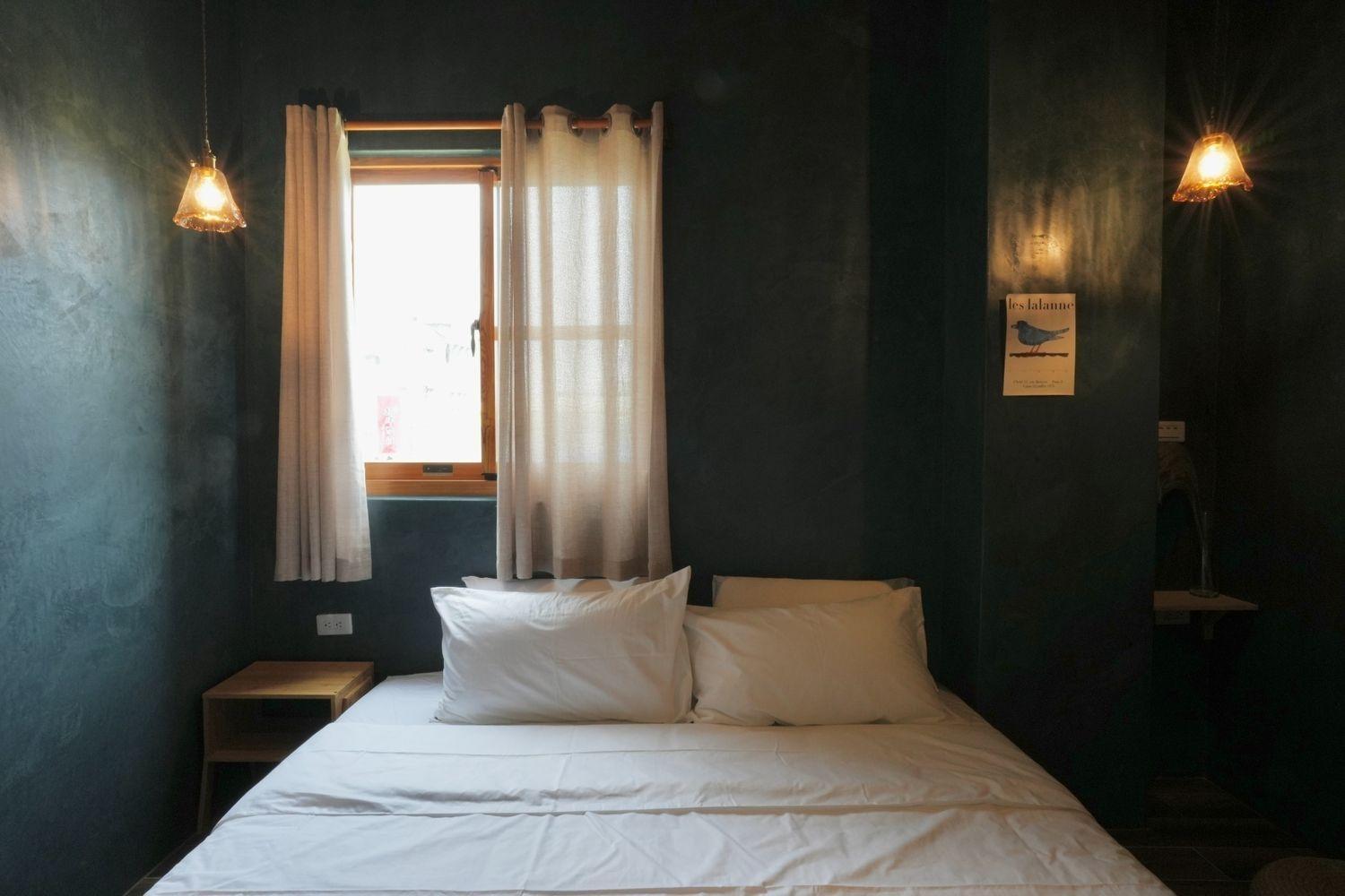 Queen Room photo 2