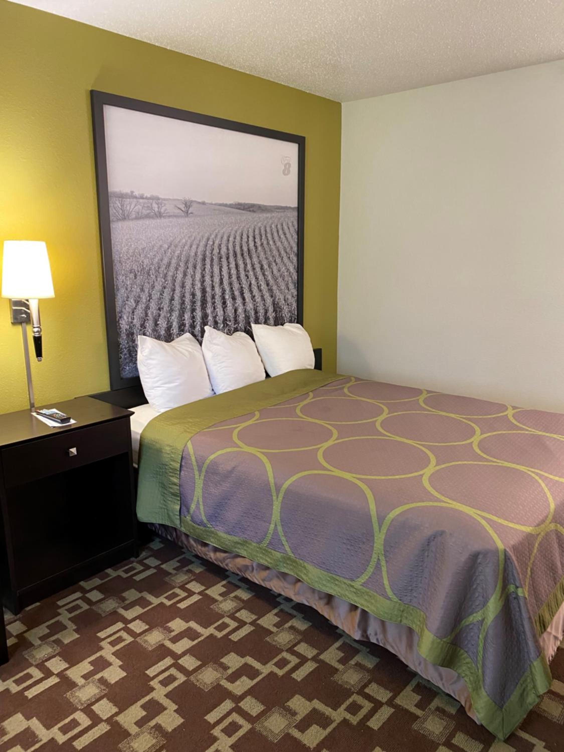 Queen Room - Mobility Access/Non-Smoking - Photo 3