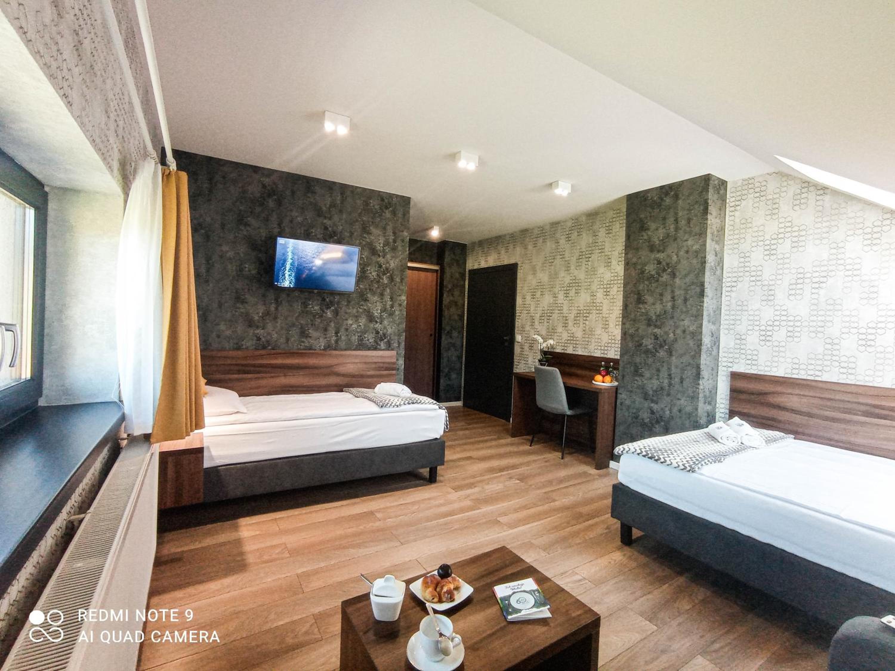 Quadruple Room with Mountain View - Photo 1