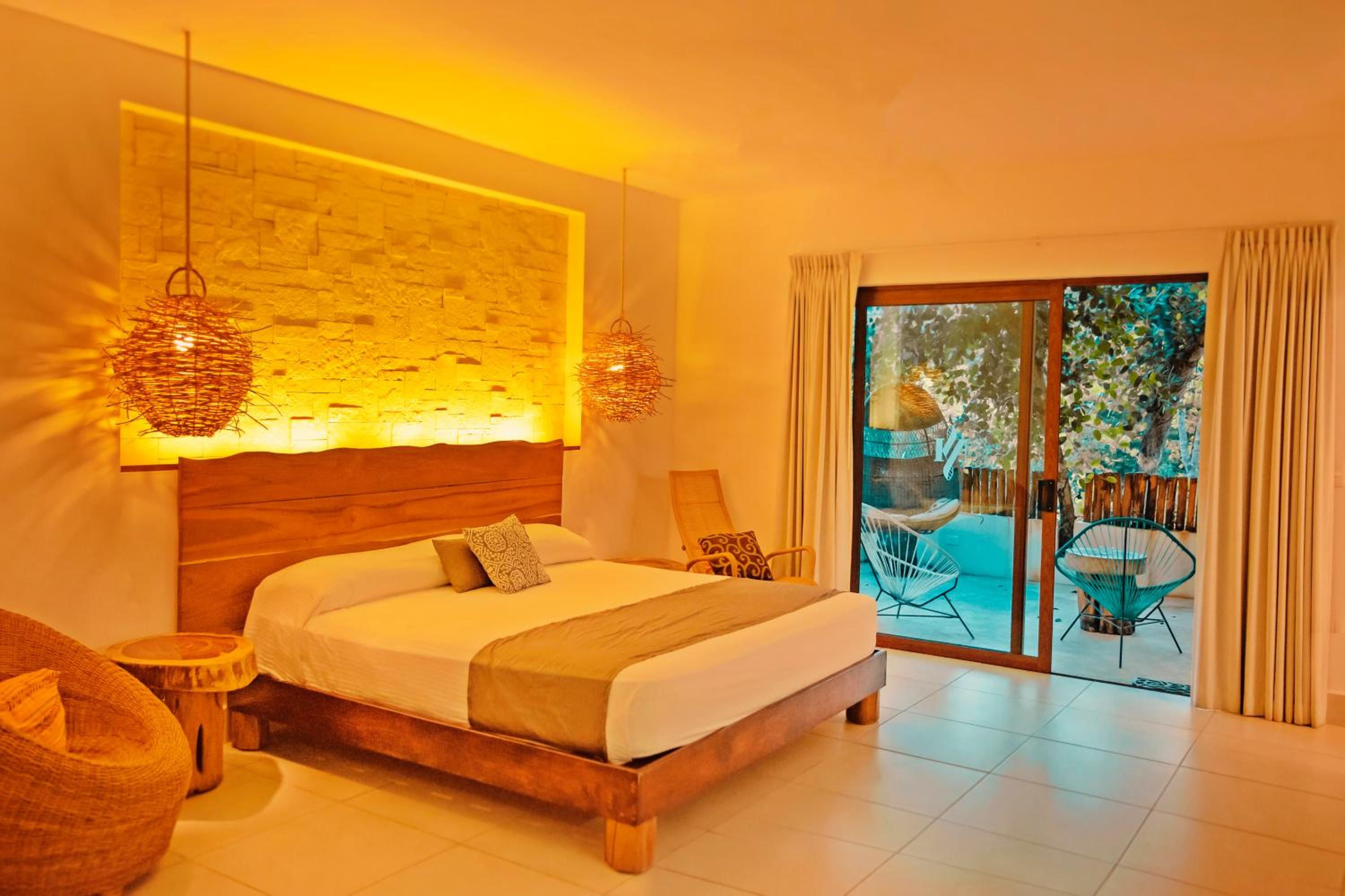 Deluxe Suite - Photo 1