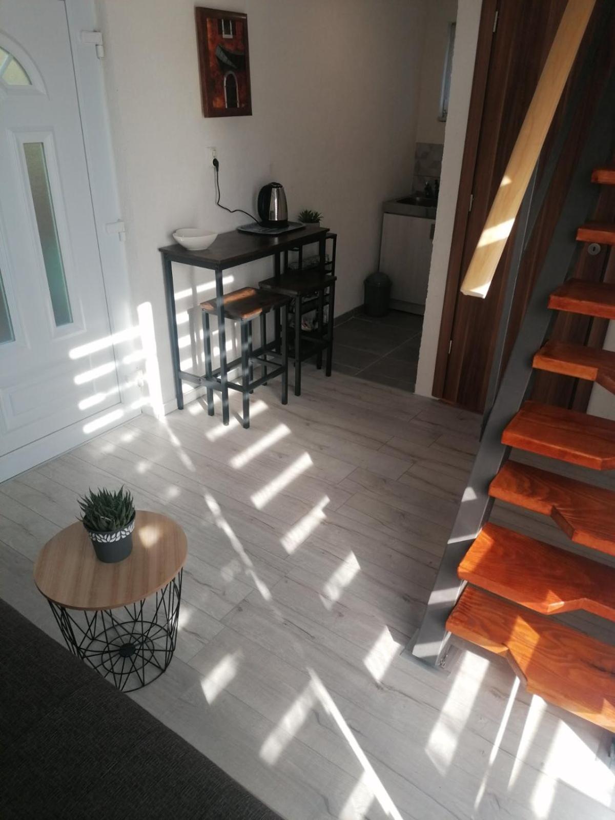 Studio Apartment photo 2