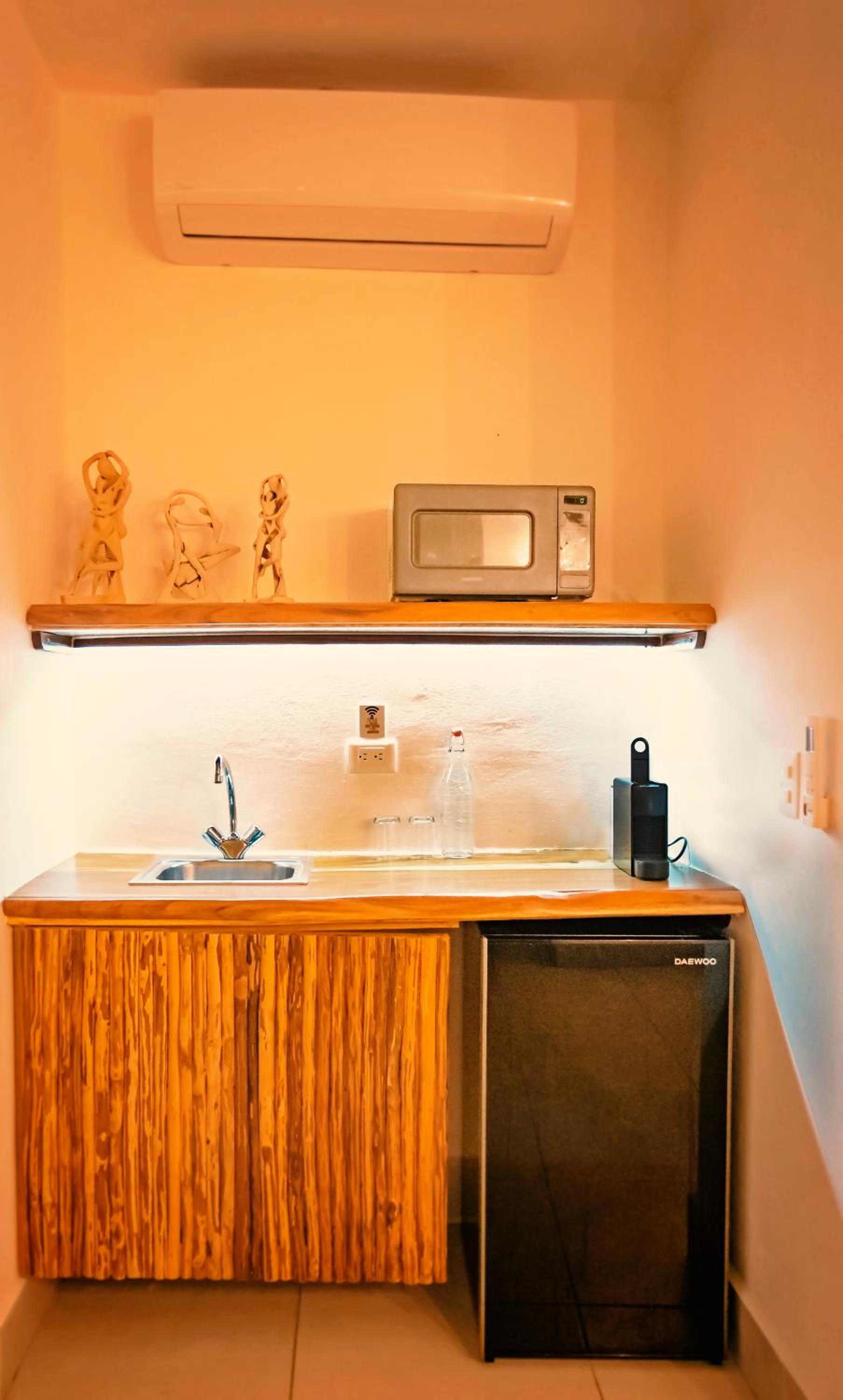 Deluxe Suite - Photo 8