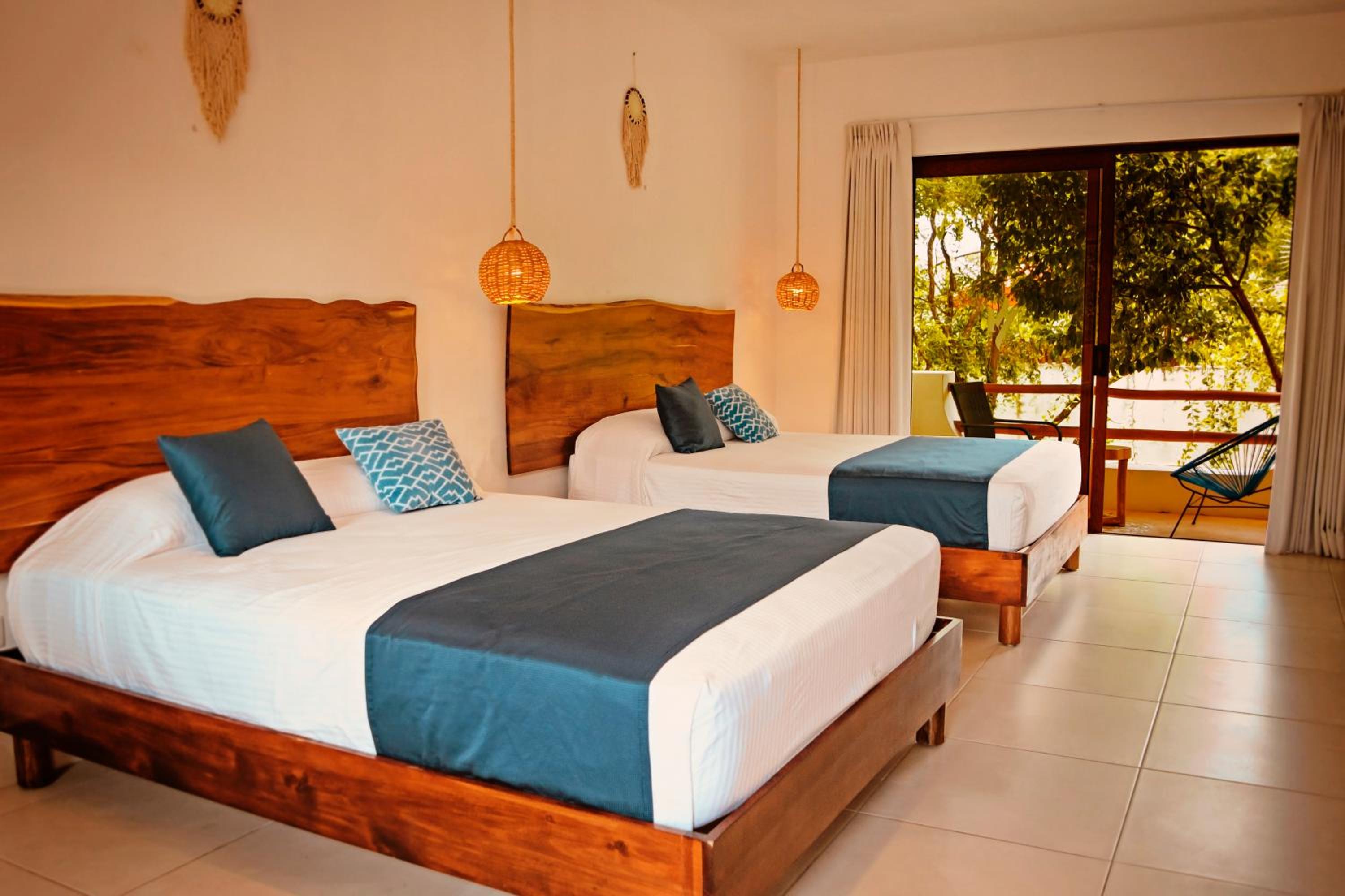 Deluxe Double Room with Two Double Beds - Photo 1