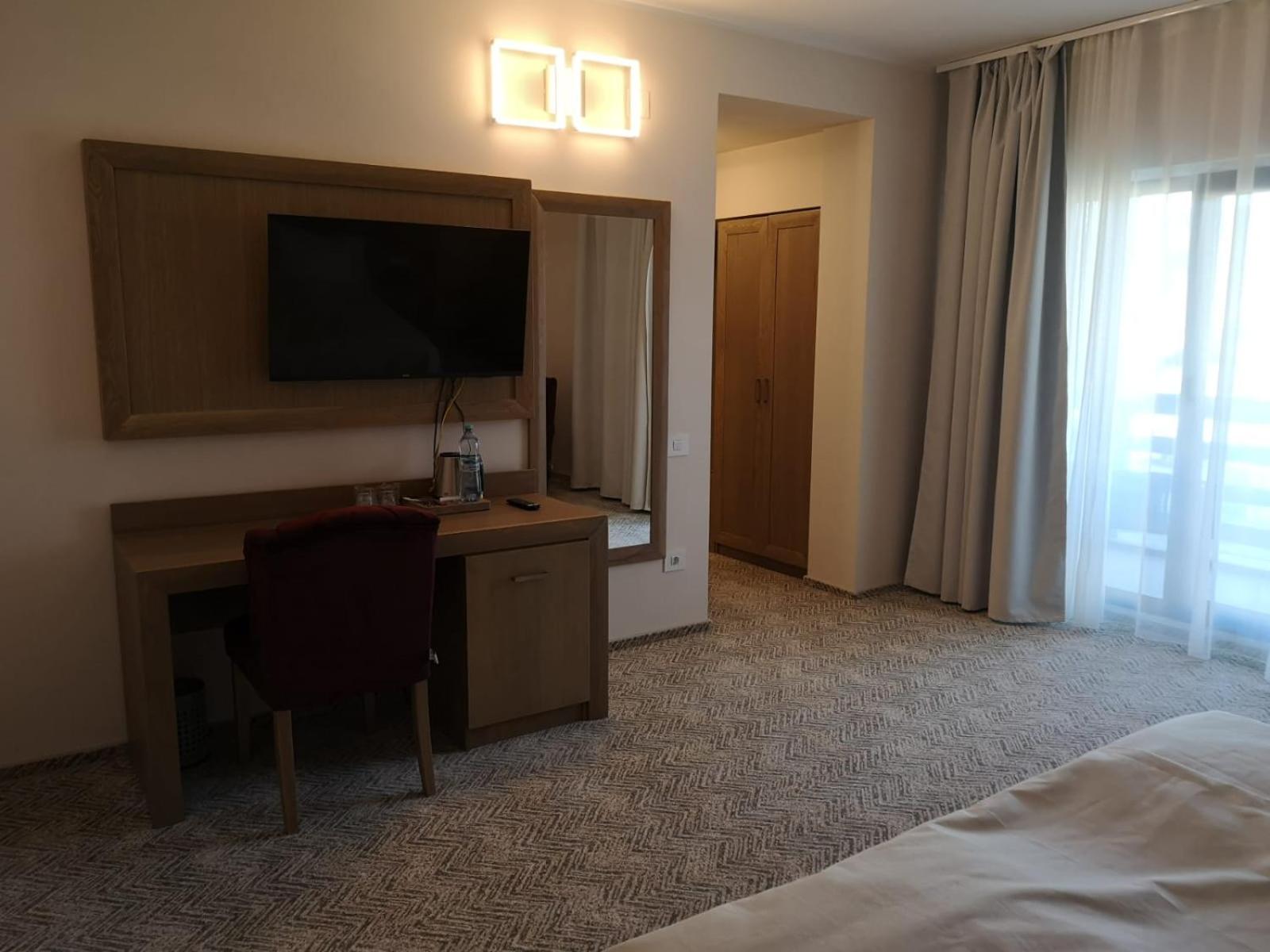 Double or Twin Room - Photo 18