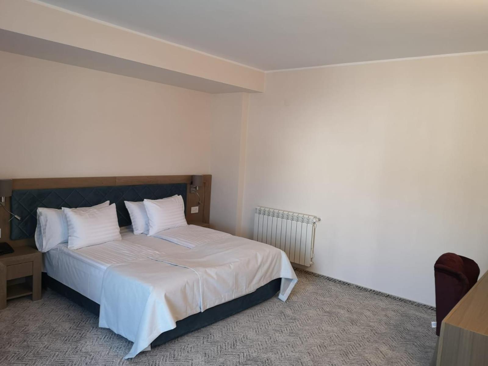 Double or Twin Room - Photo 19
