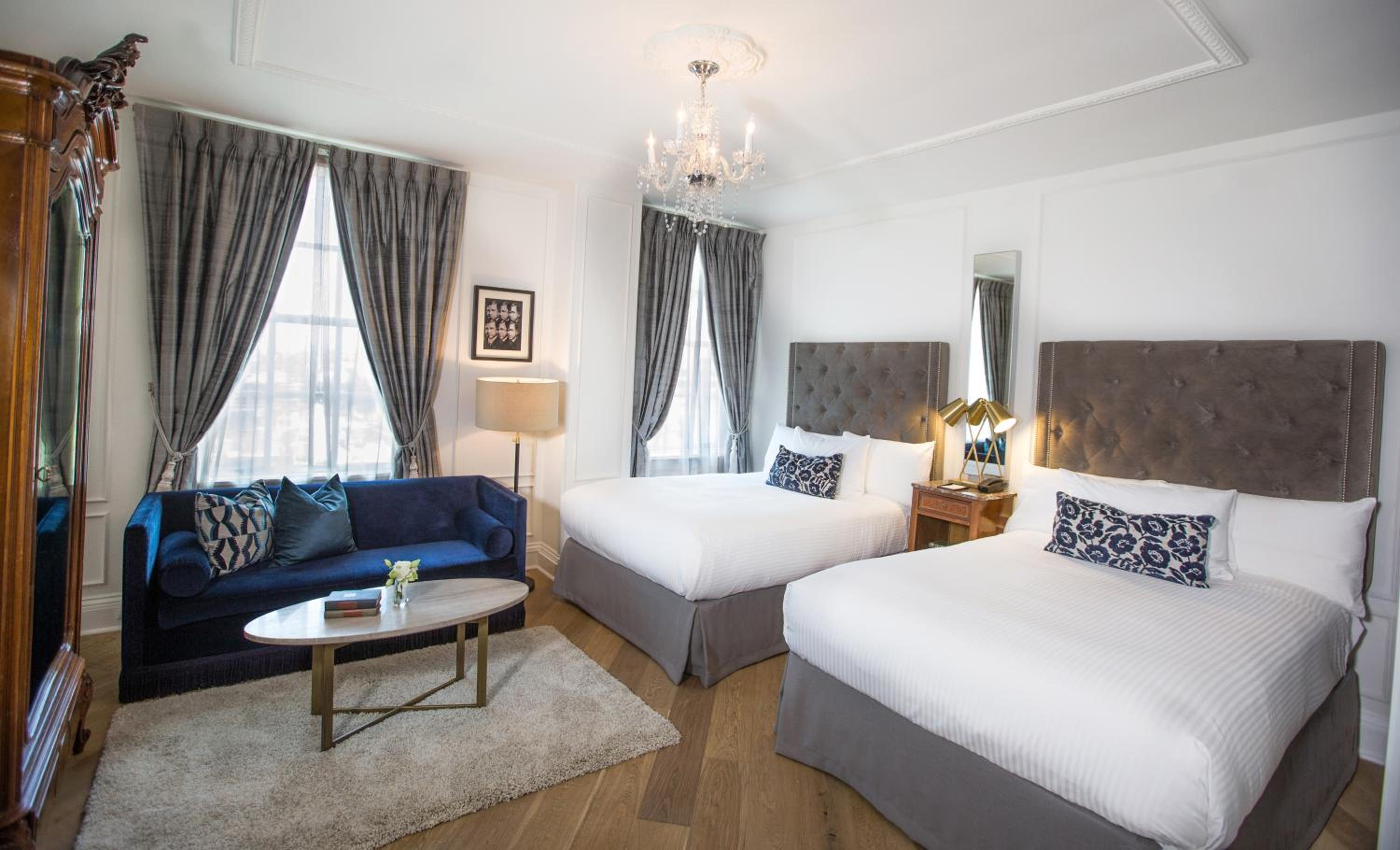 Luxury Double Room with Two Double Beds photo 2