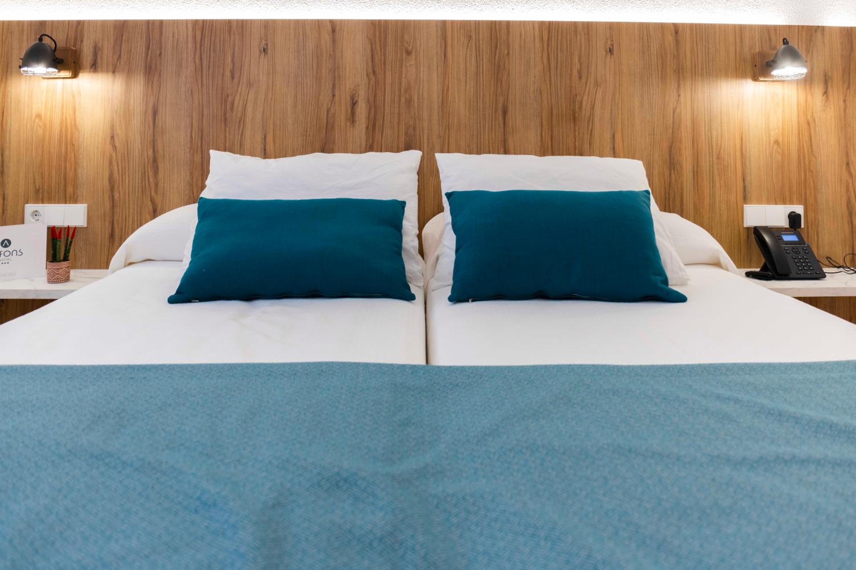 Habitación Doble Estándar o con Dos Camas Individuales. Habitación Doble Estándar o con Dos Camas Individuales.