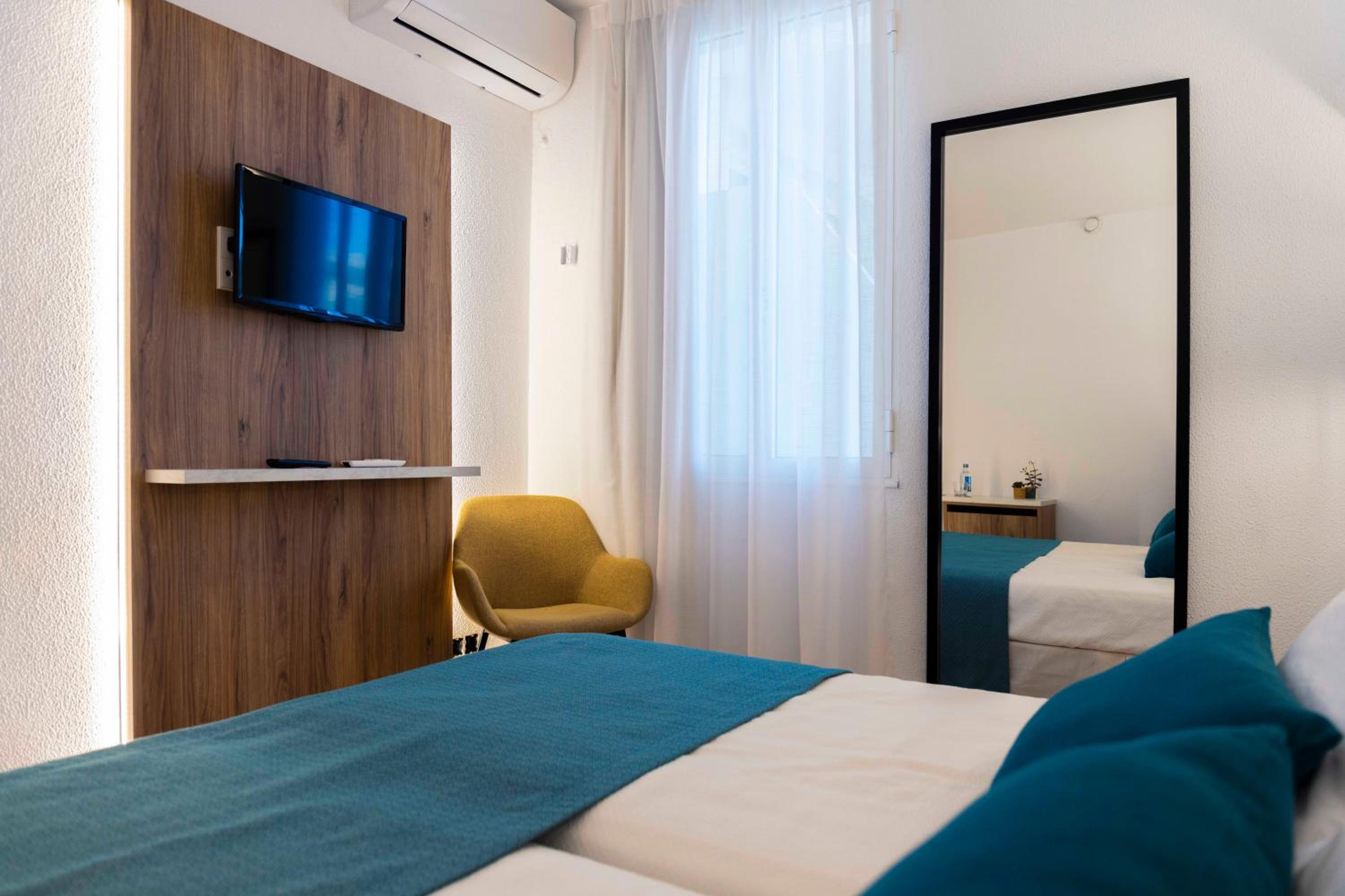 Standard Double or Twin Room photo 2