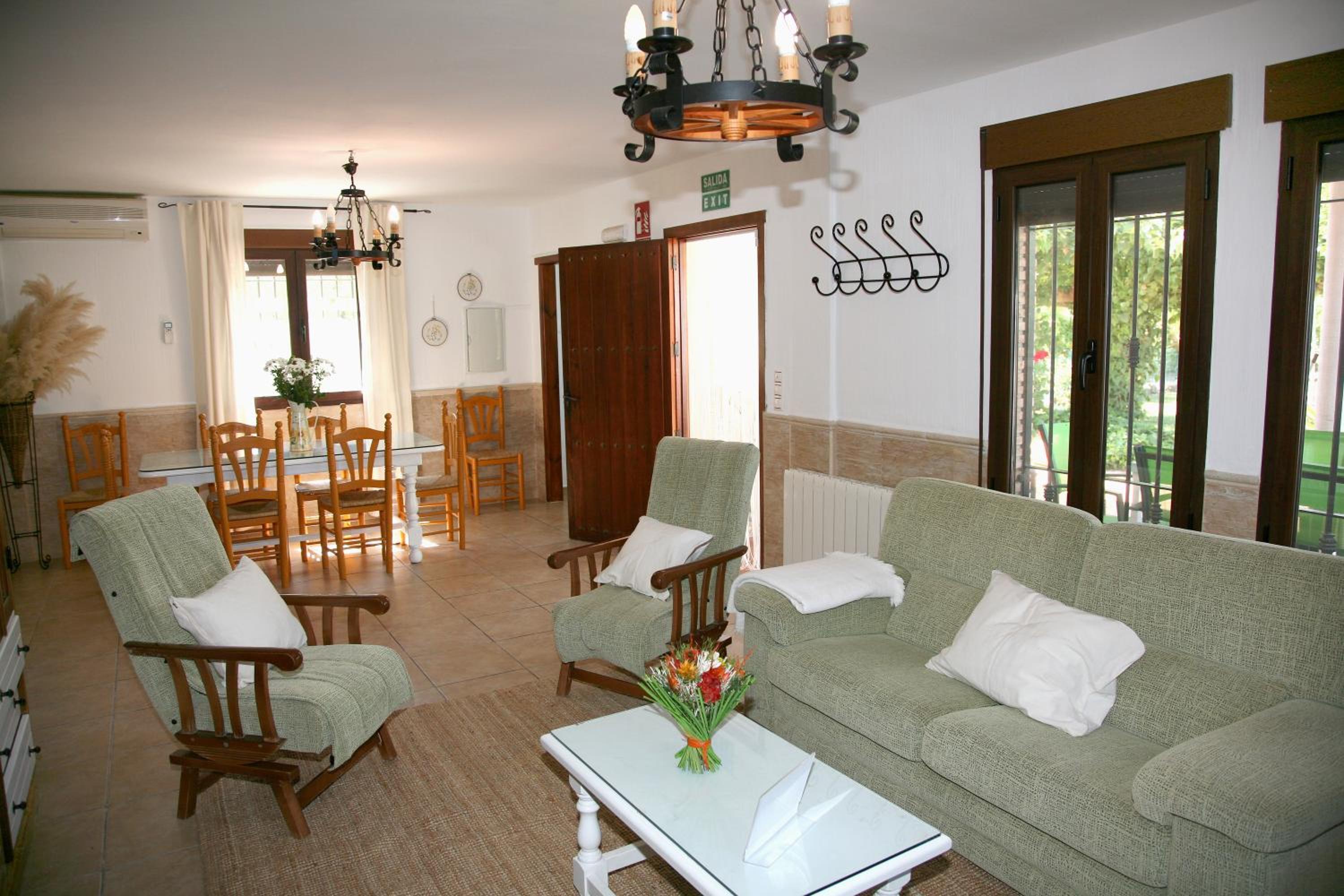 Casa de Cuatro Habitaciones (8 Adultos)
