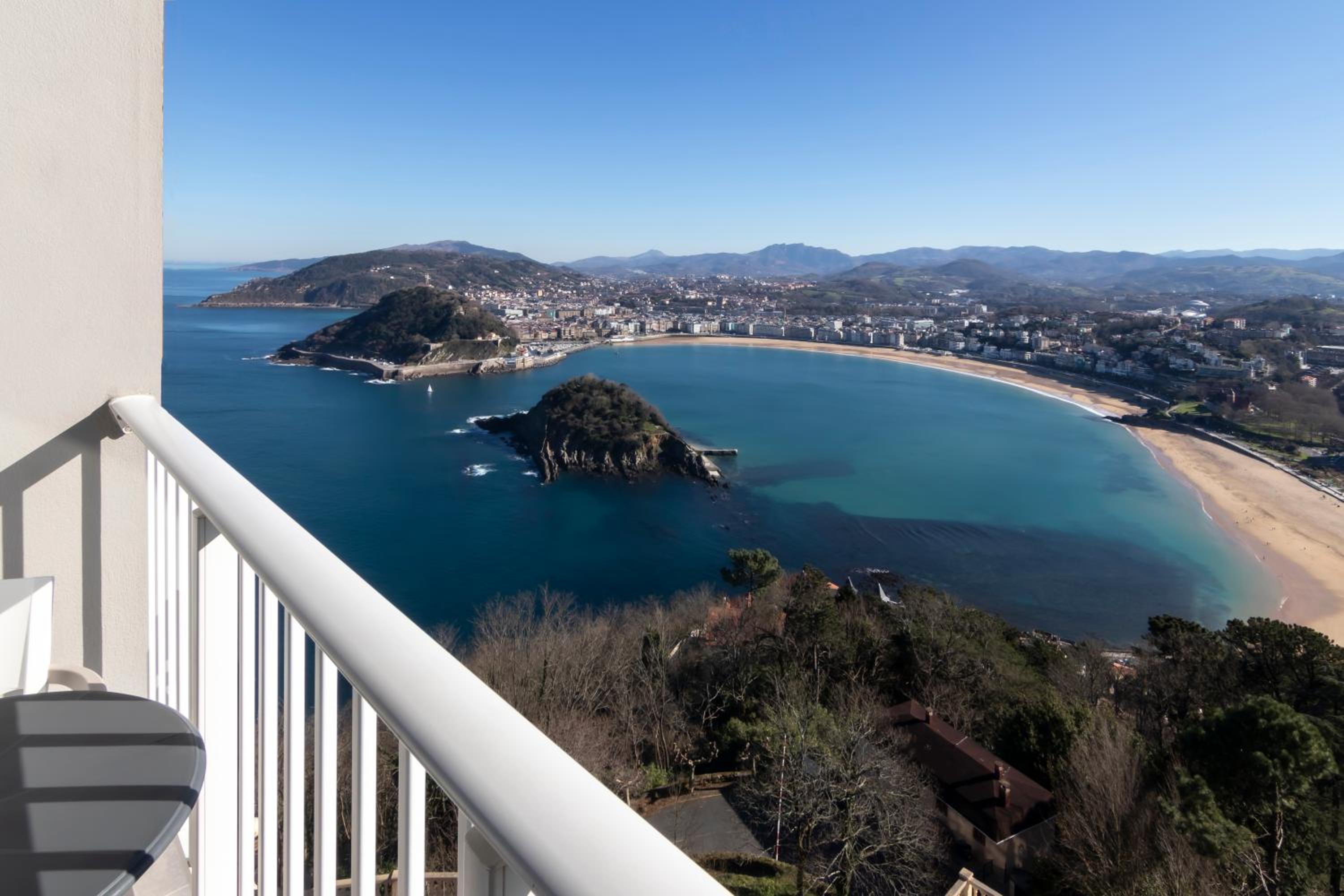 PrivilÃ¨ge Twin or Double Room with Balcony and Sea View - Photo 8