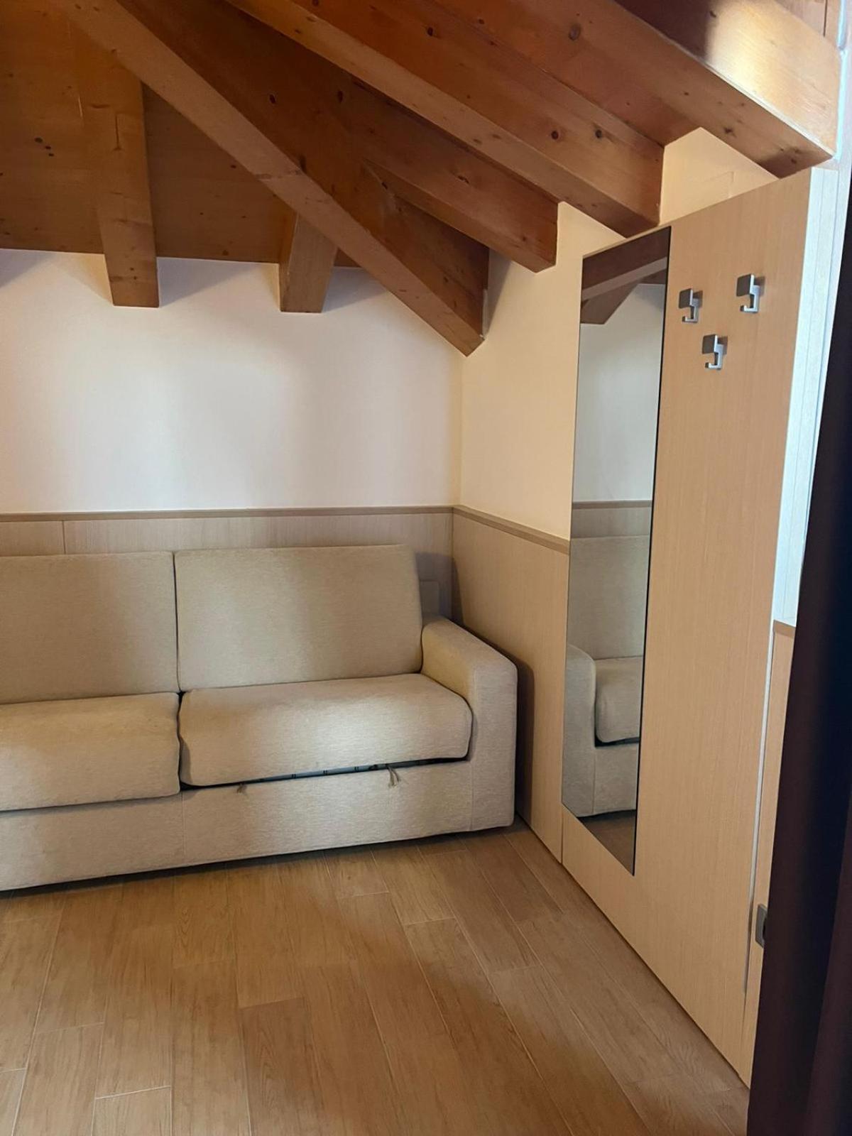 Family Suite (2 Adults + 2 Children) with Balcony - Photo 17