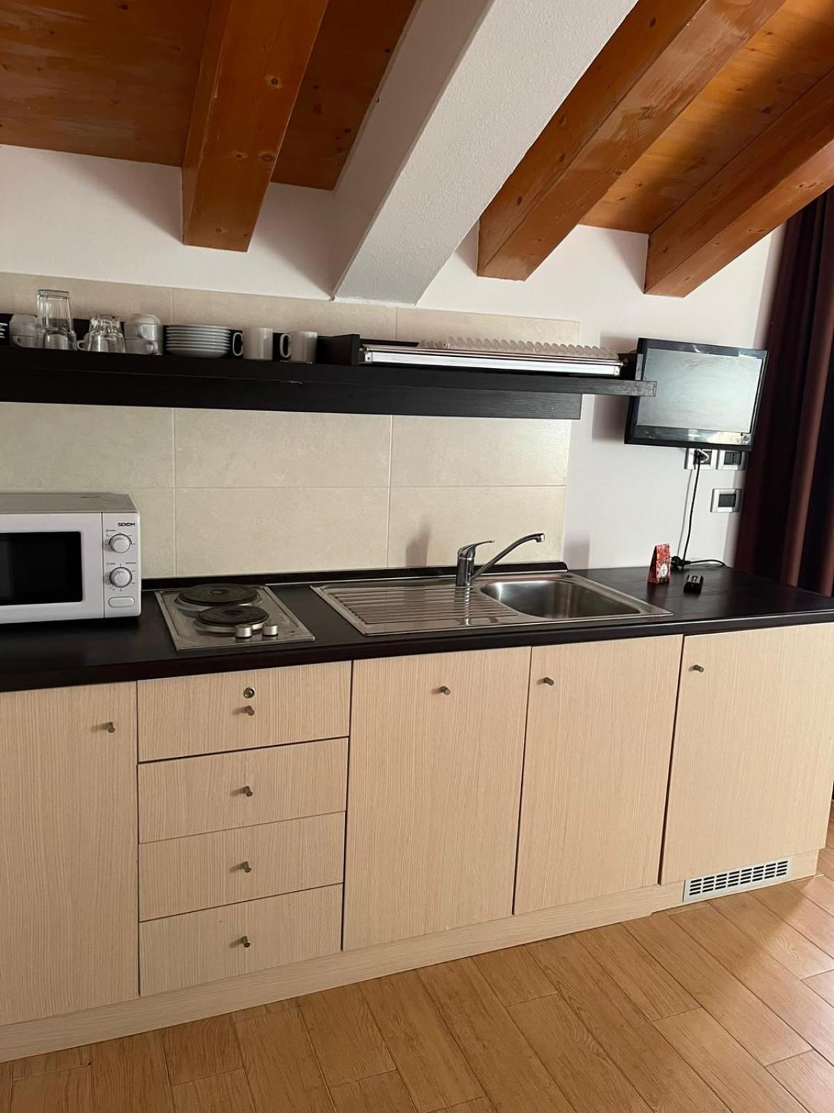 Family Suite (2 Adults + 2 Children) with Balcony - Photo 15