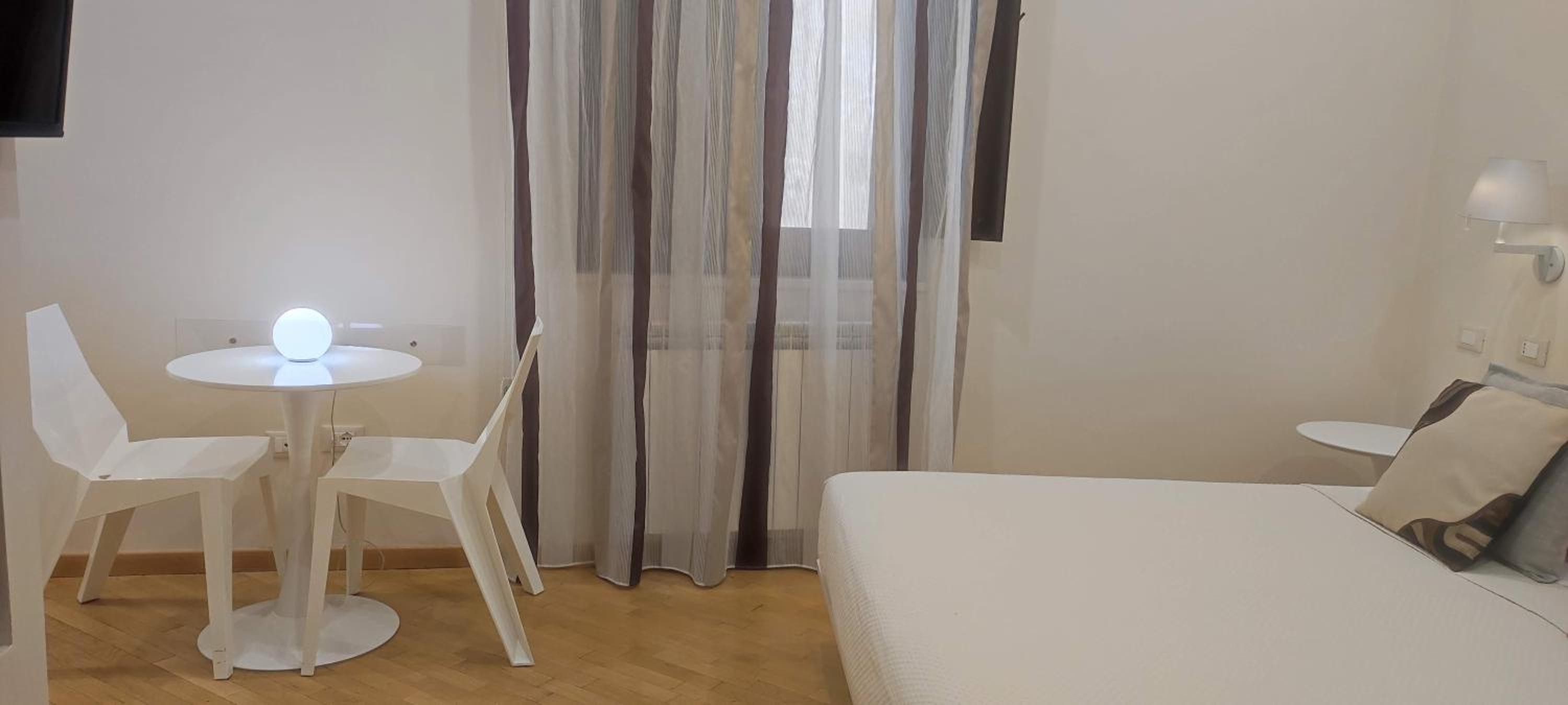 Deluxe Junior Suite - Photo 1