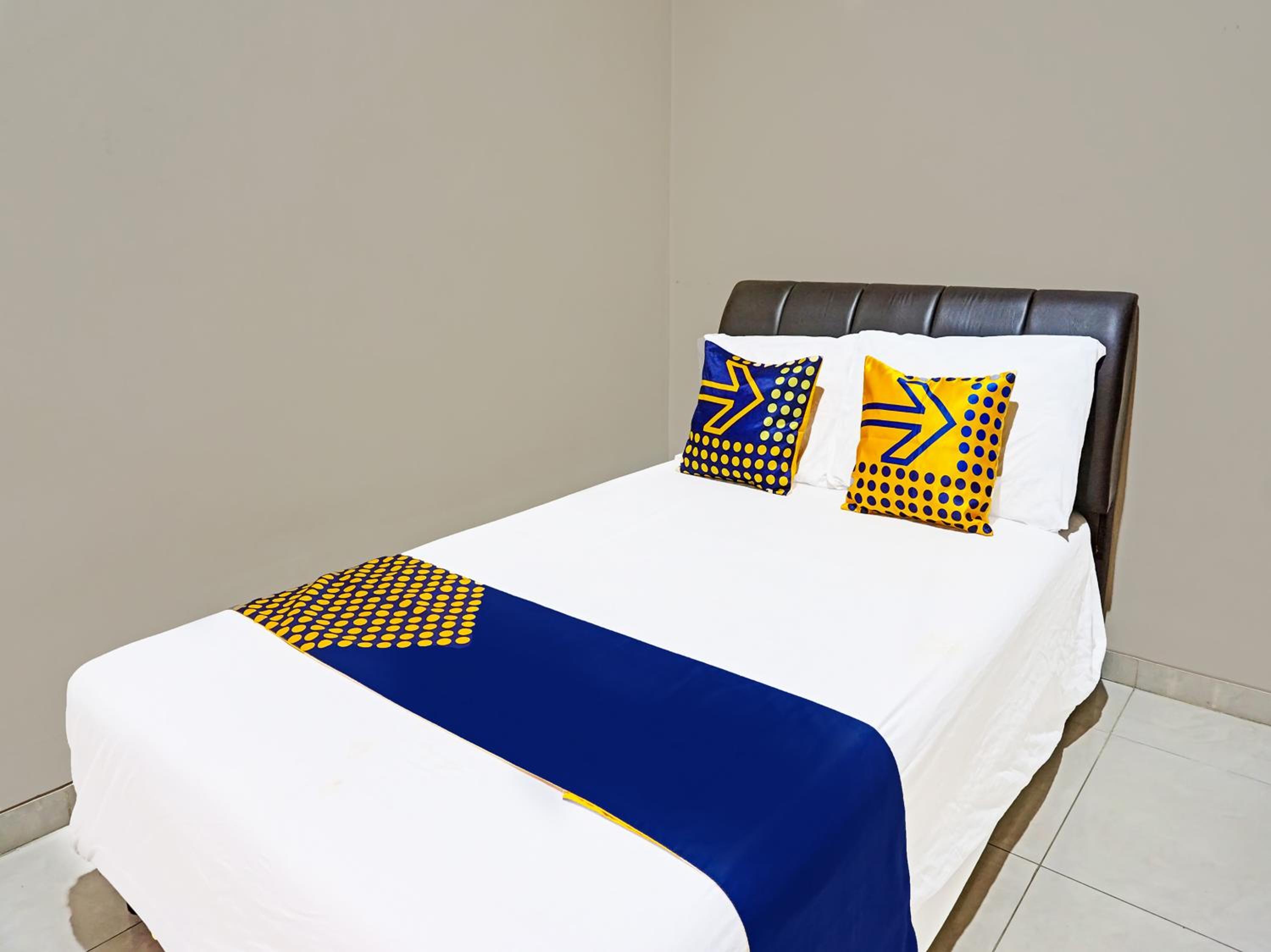 Budget Double Room - Photo 1