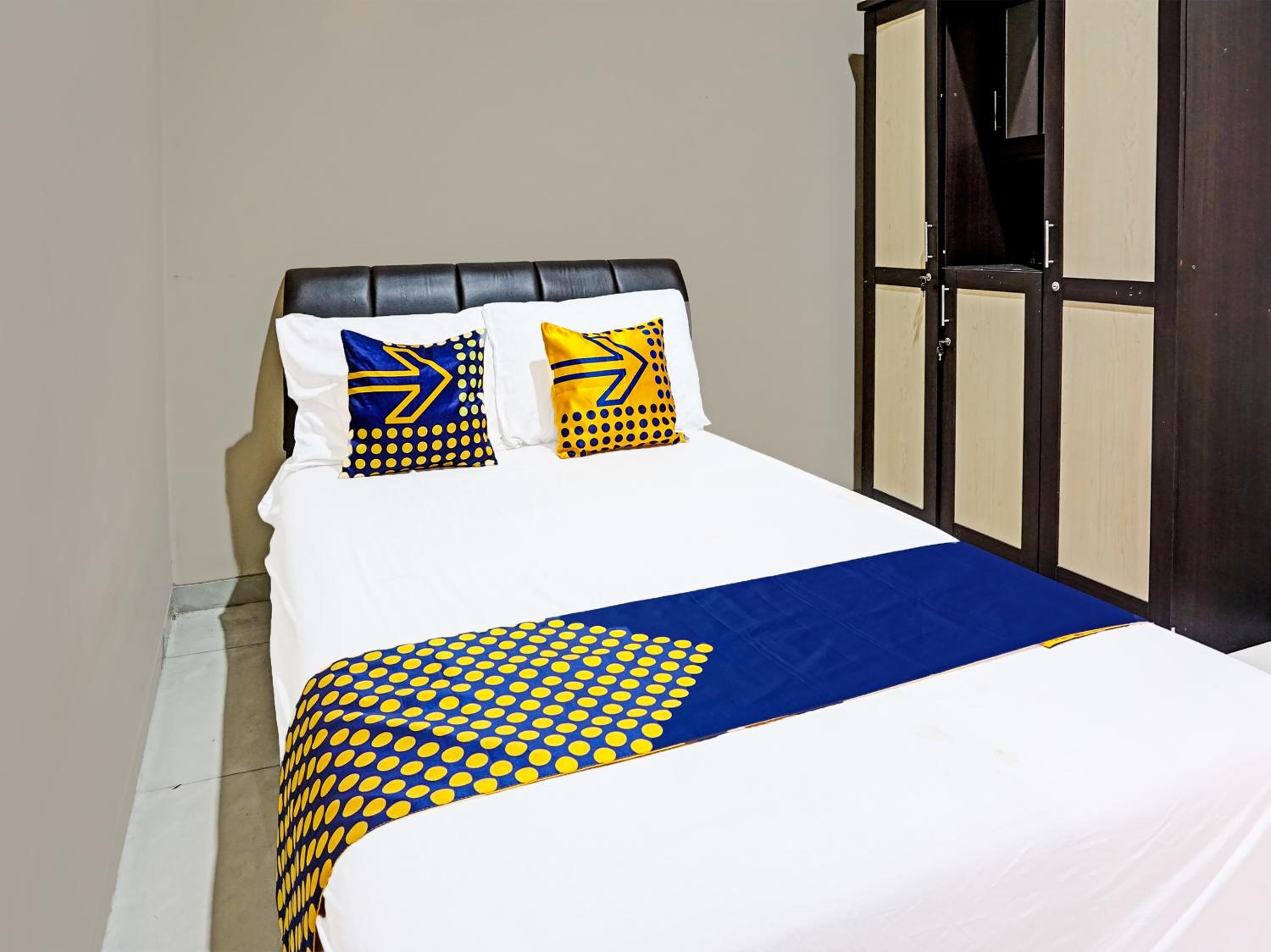 Budget Double Room - Photo 3