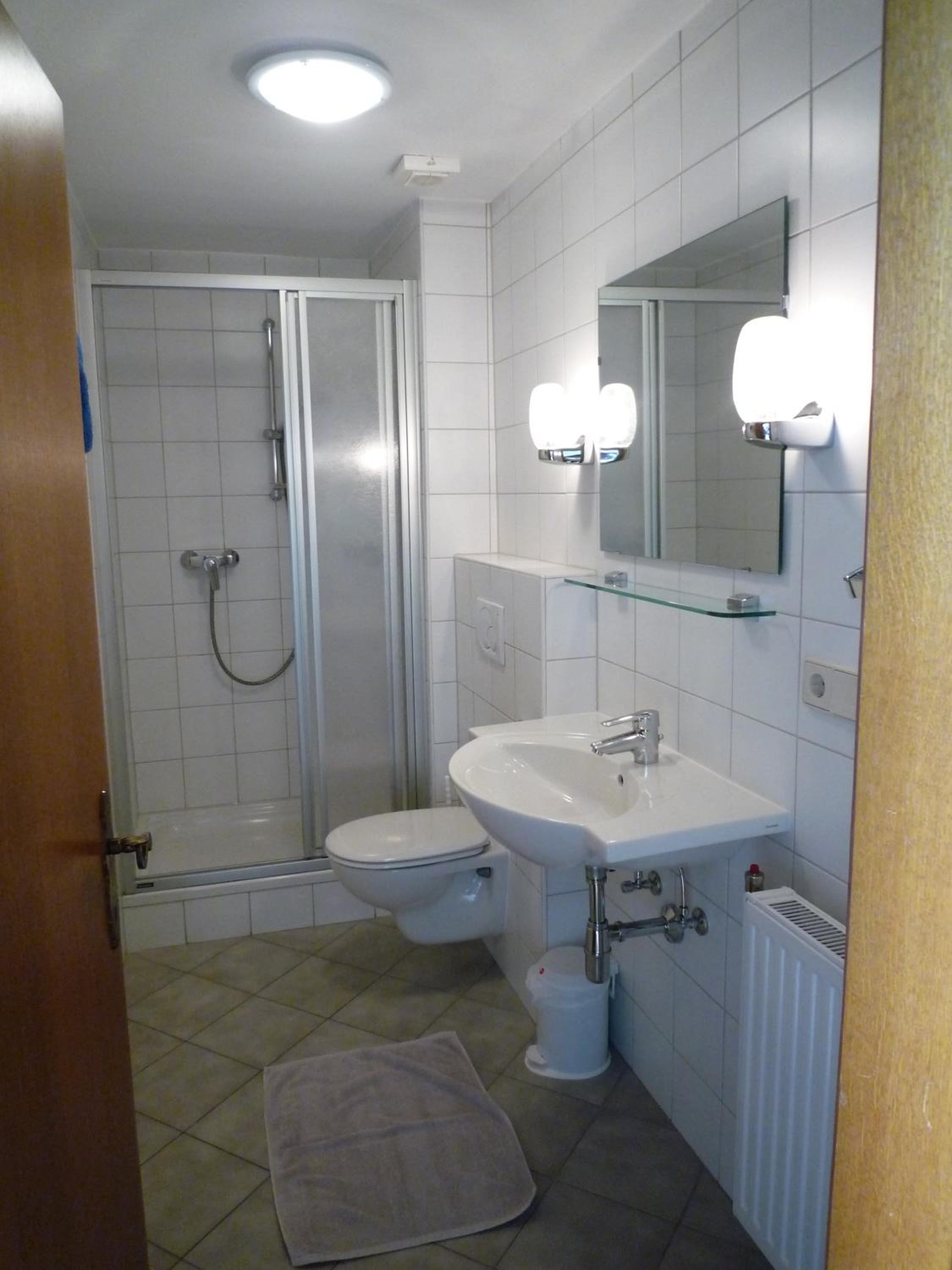 One-Bedroom Apartment Top 4 photo 2