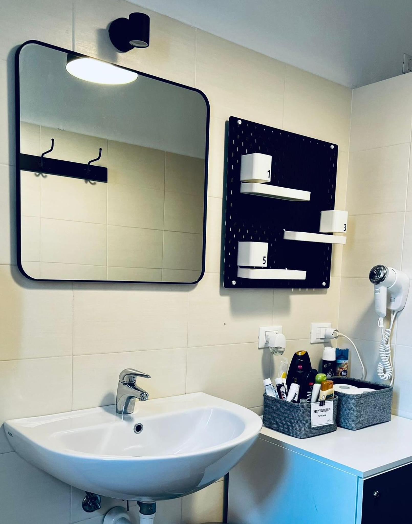 Double Room with Shared Bathroom photo 2